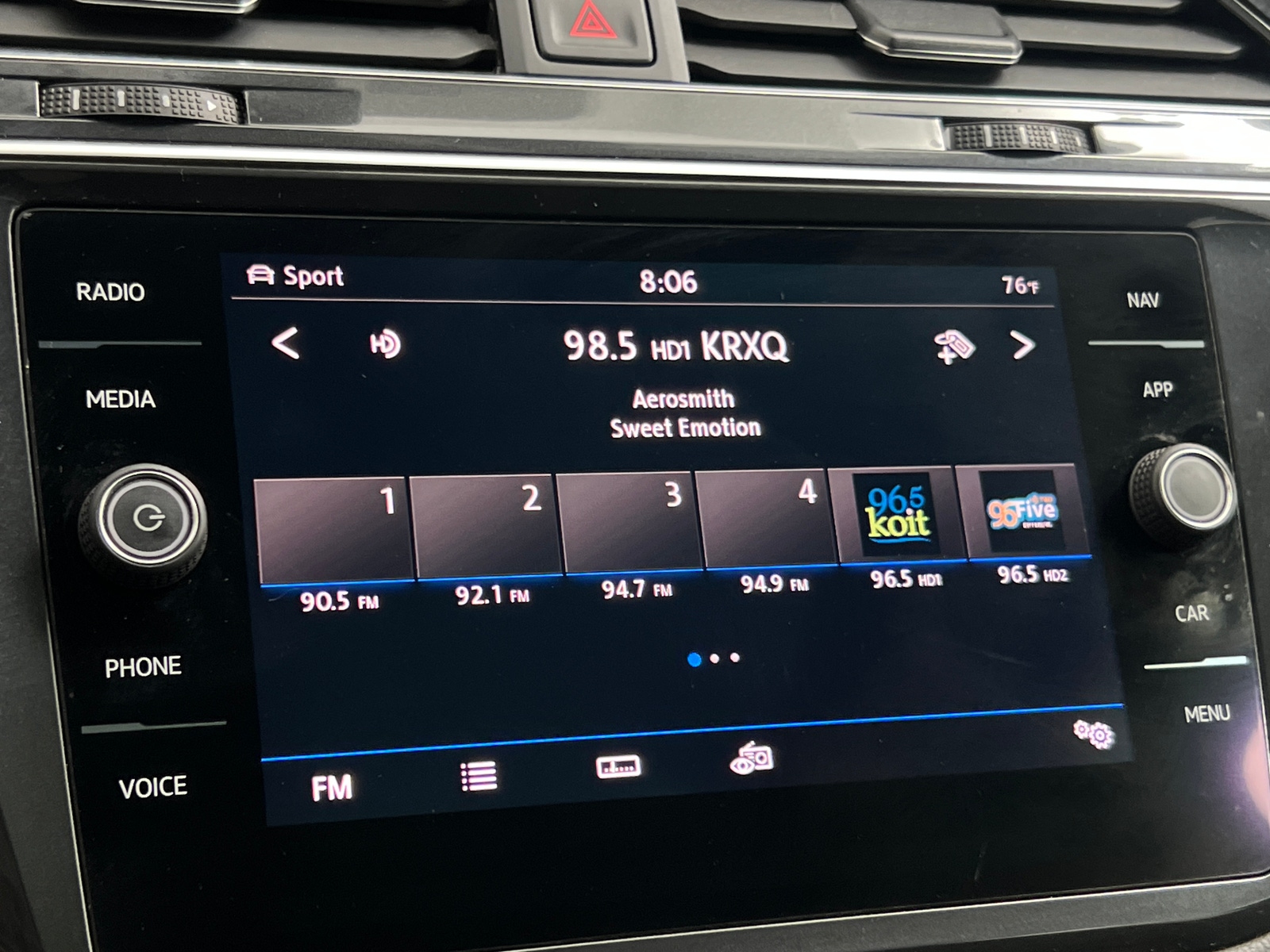 Thumbnail: 2019 Volkswagen Tiguan - 4