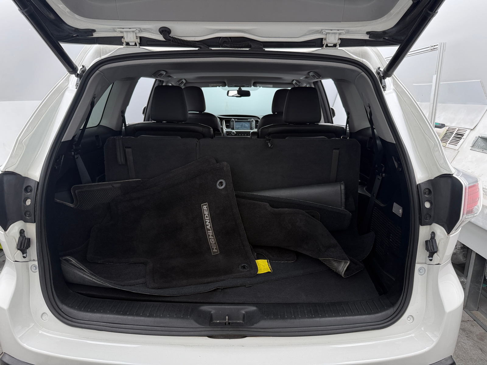Thumbnail: 2015 Toyota Highlander - 6