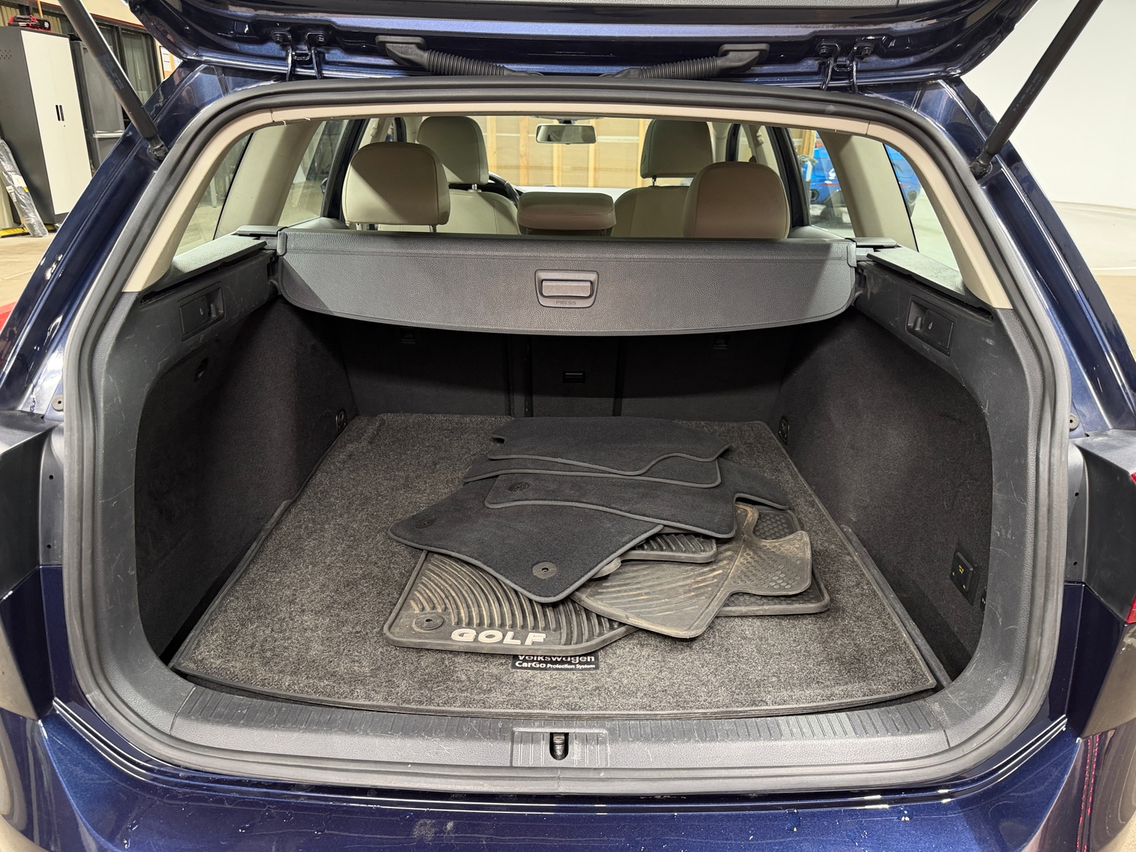 Thumbnail: 2015 Volkswagen e-Golf - 7
