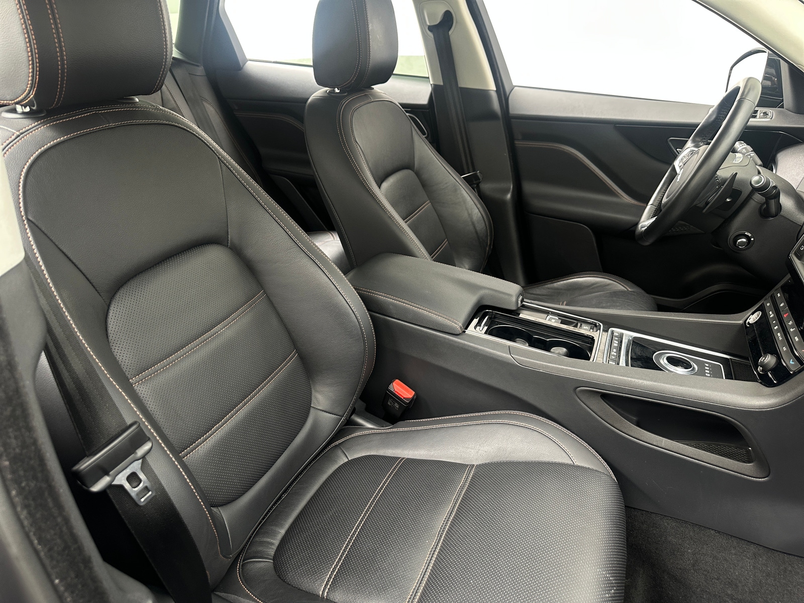 Thumbnail: 2018 Jaguar F-Pace - 2