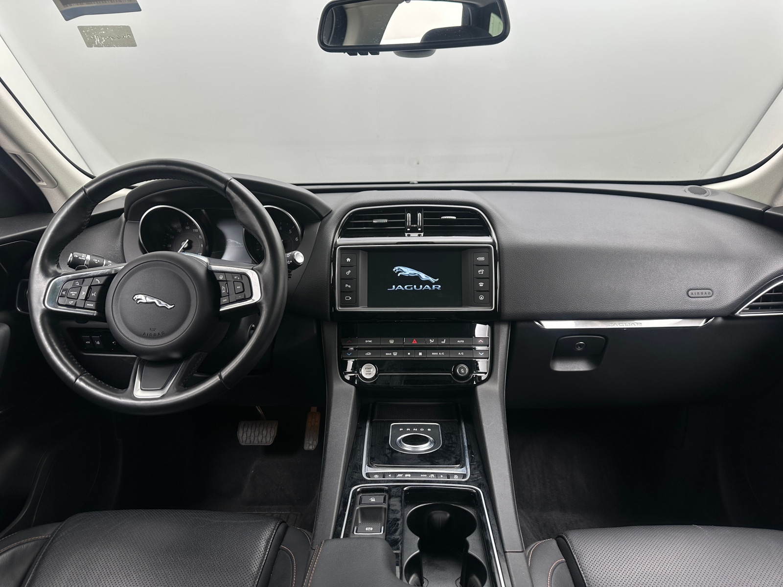 Thumbnail: 2018 Jaguar F-Pace - 3