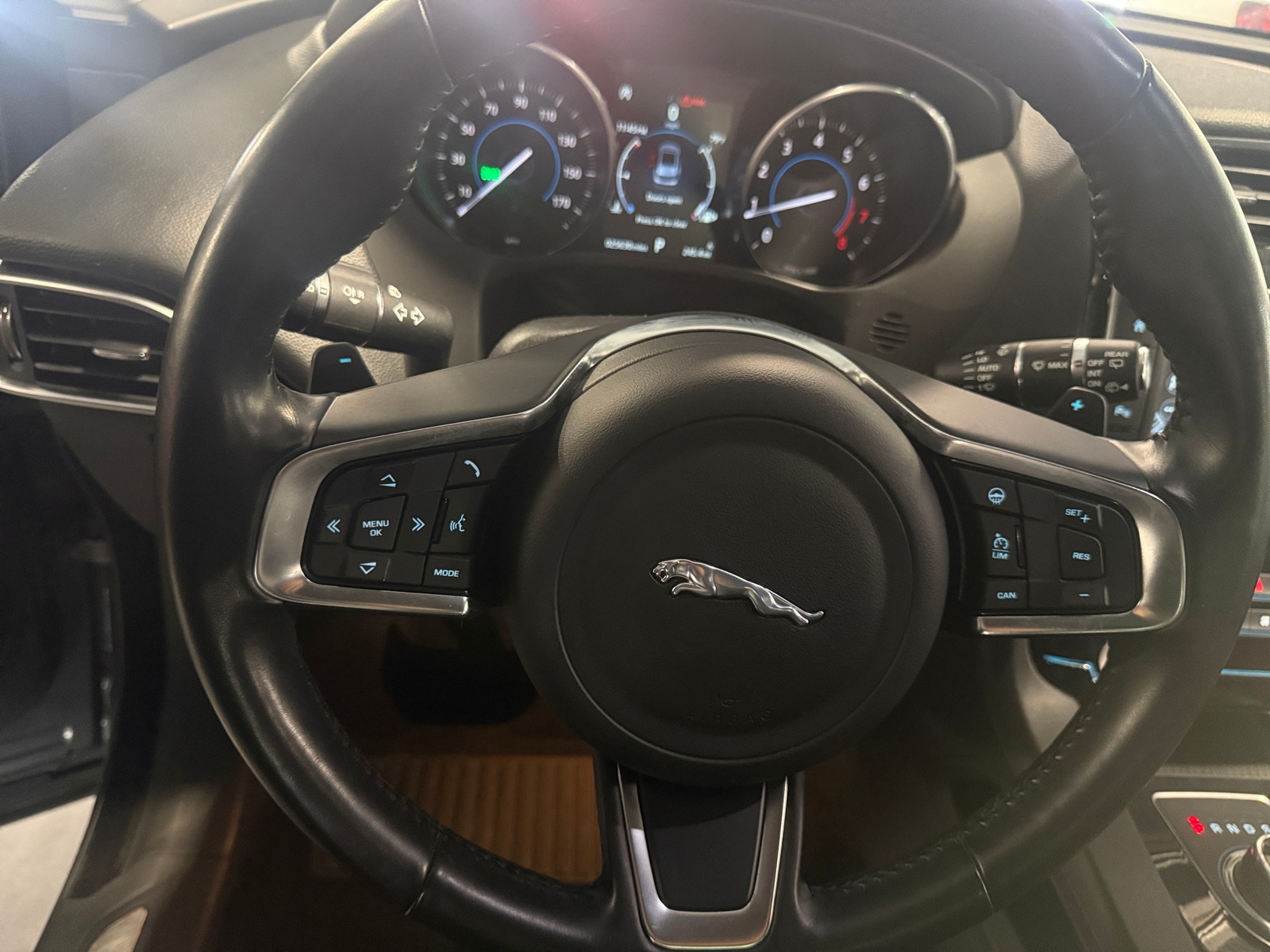 Thumbnail: 2018 Jaguar F-Pace - 5