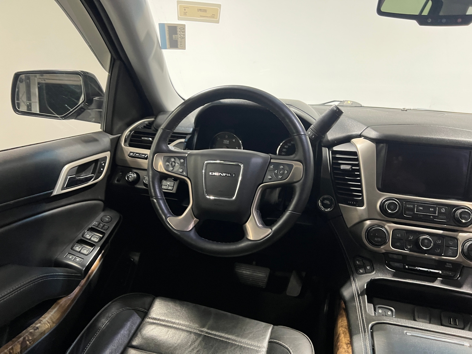 Thumbnail: 2015 GMC Yukon - 4
