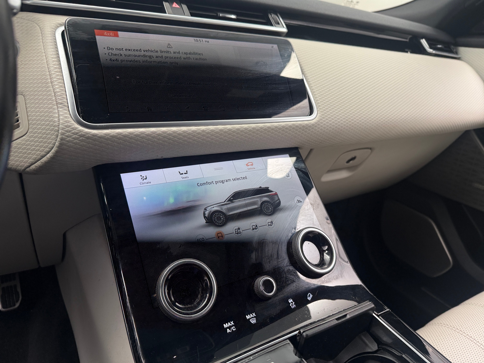Thumbnail: 2019 Land Rover Range Rover Velar - 4
