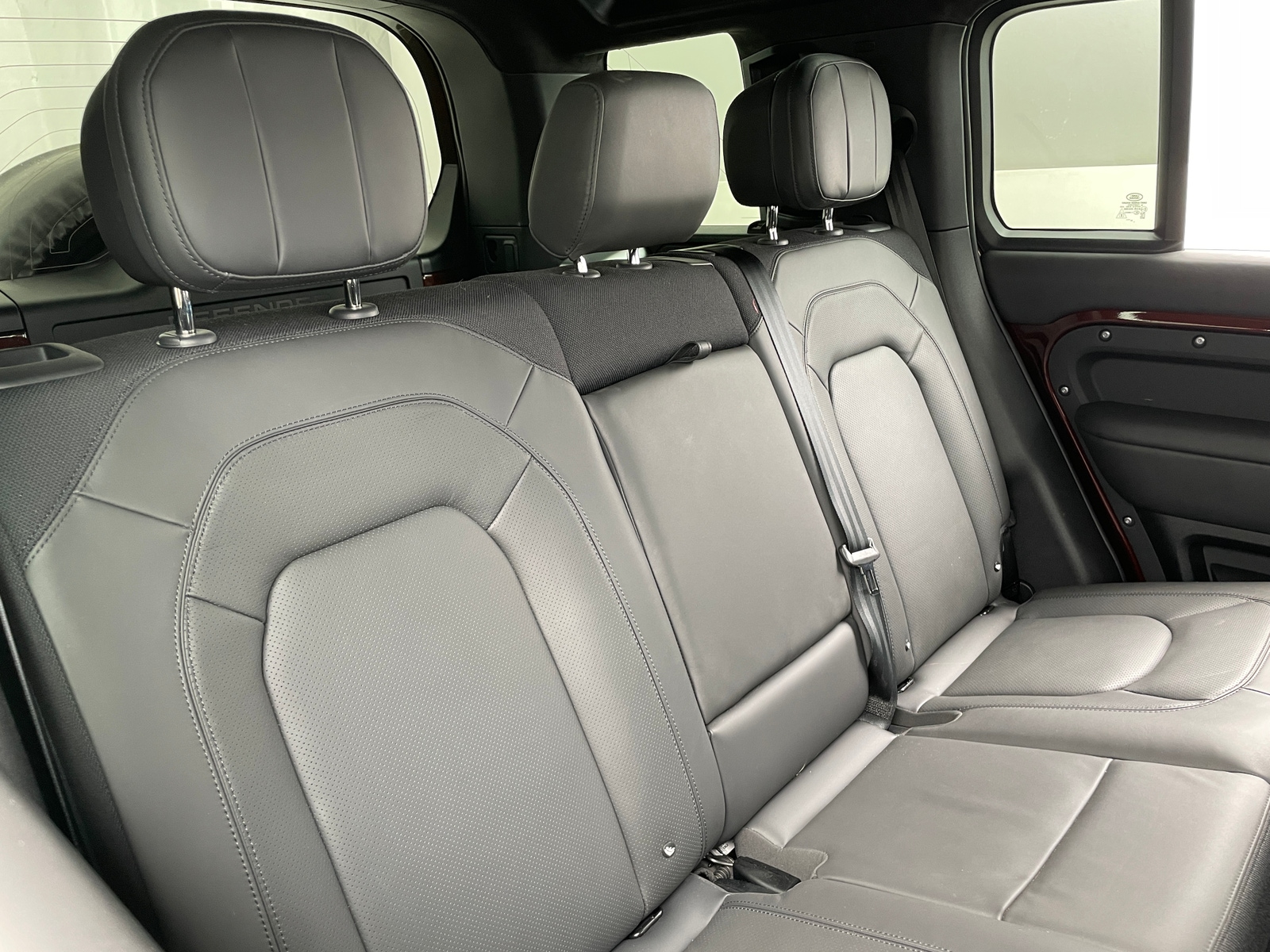 Thumbnail: 2025 Land Rover Defender - 6