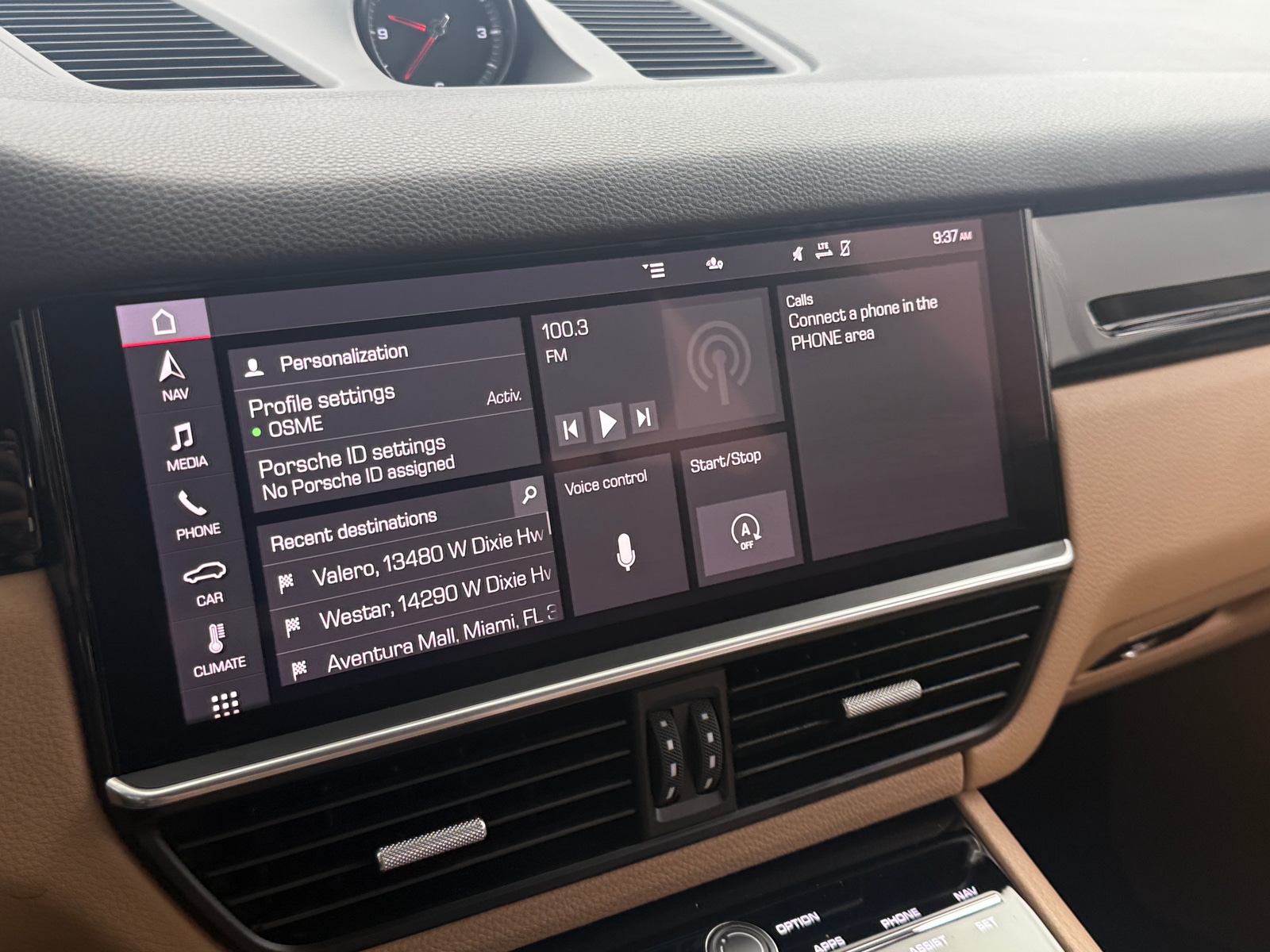 Thumbnail: 2021 Porsche Cayenne - 4