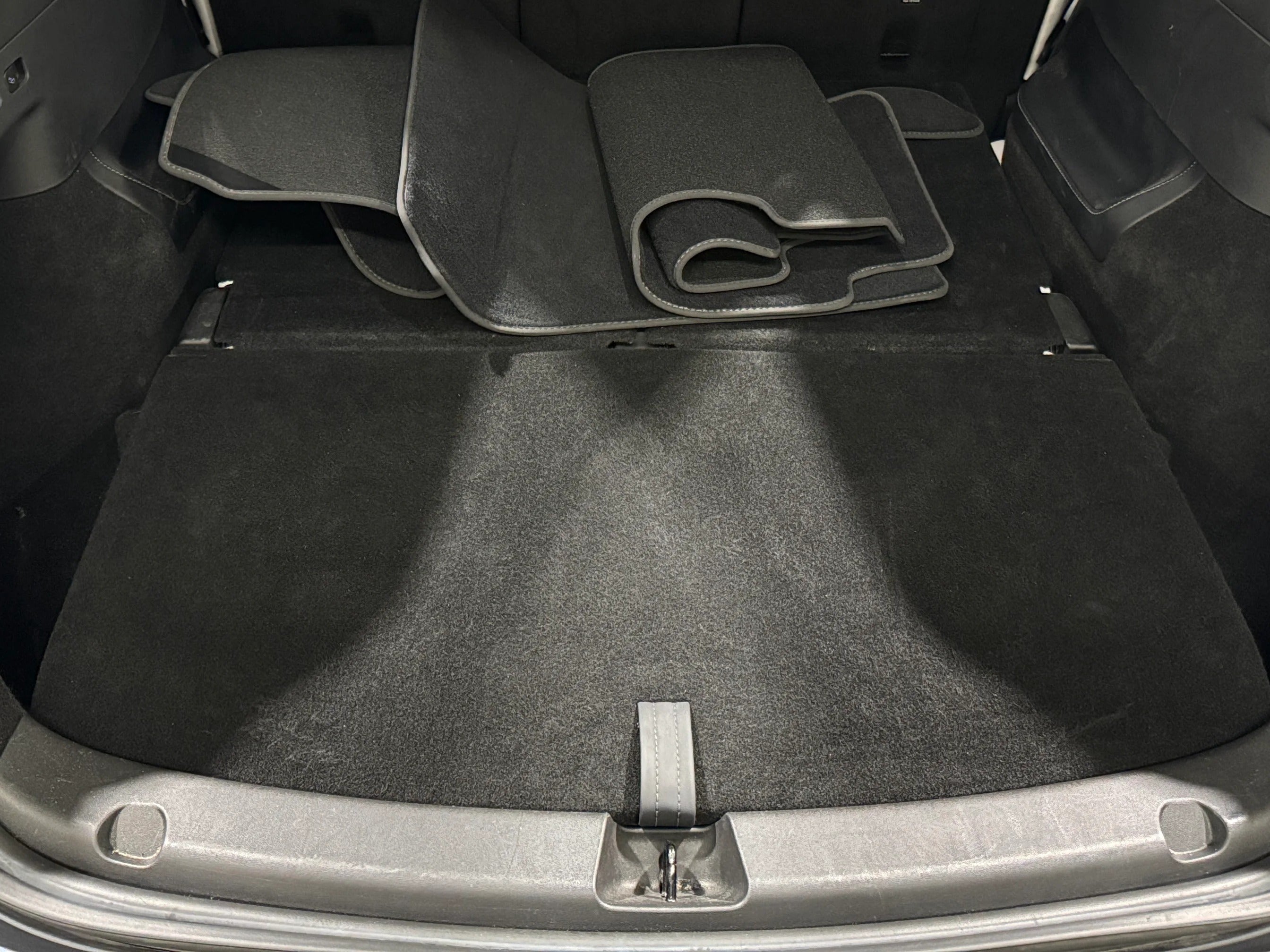 Used 2022 Tesla Model Y Long Range with VIN 7SAYGAEE0NF538041 for sale in Auburn, WA