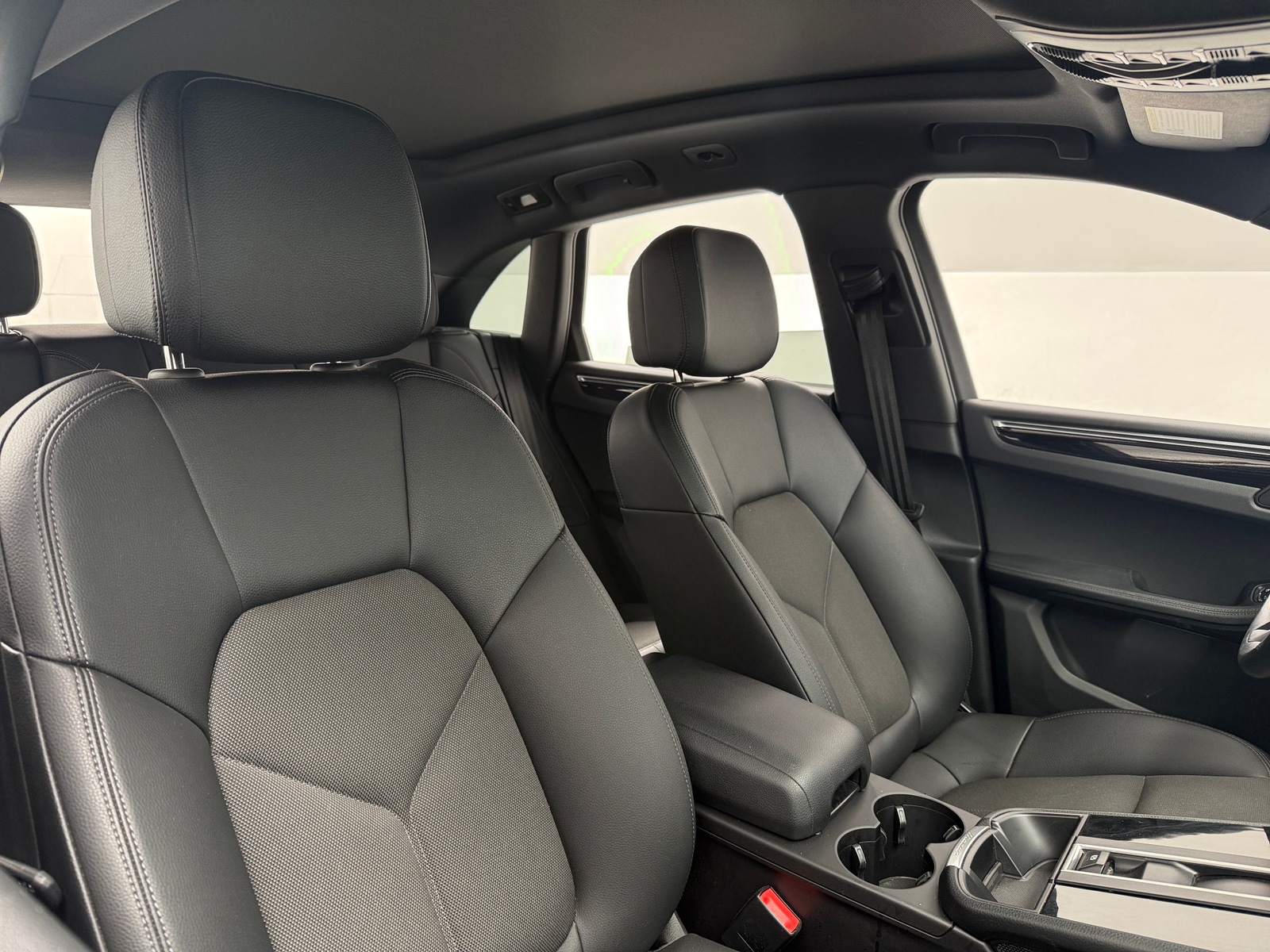 Thumbnail: 2024 Porsche Macan - 2