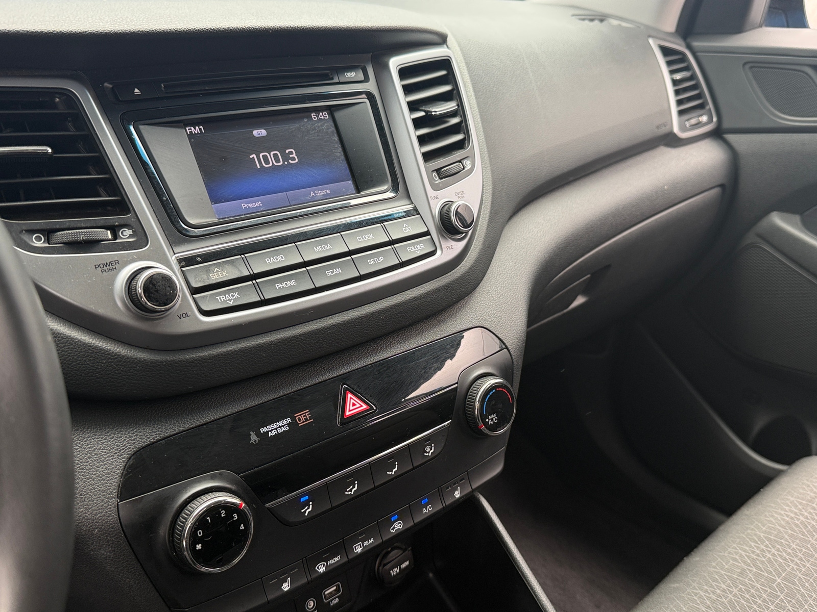 Thumbnail: 2017 Hyundai Tucson - 4