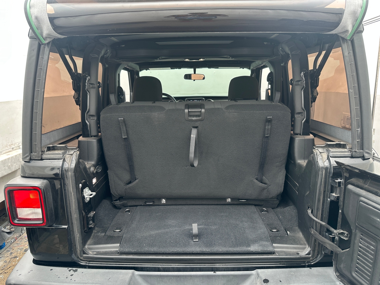 Thumbnail: 2021 Jeep Wrangler - 7