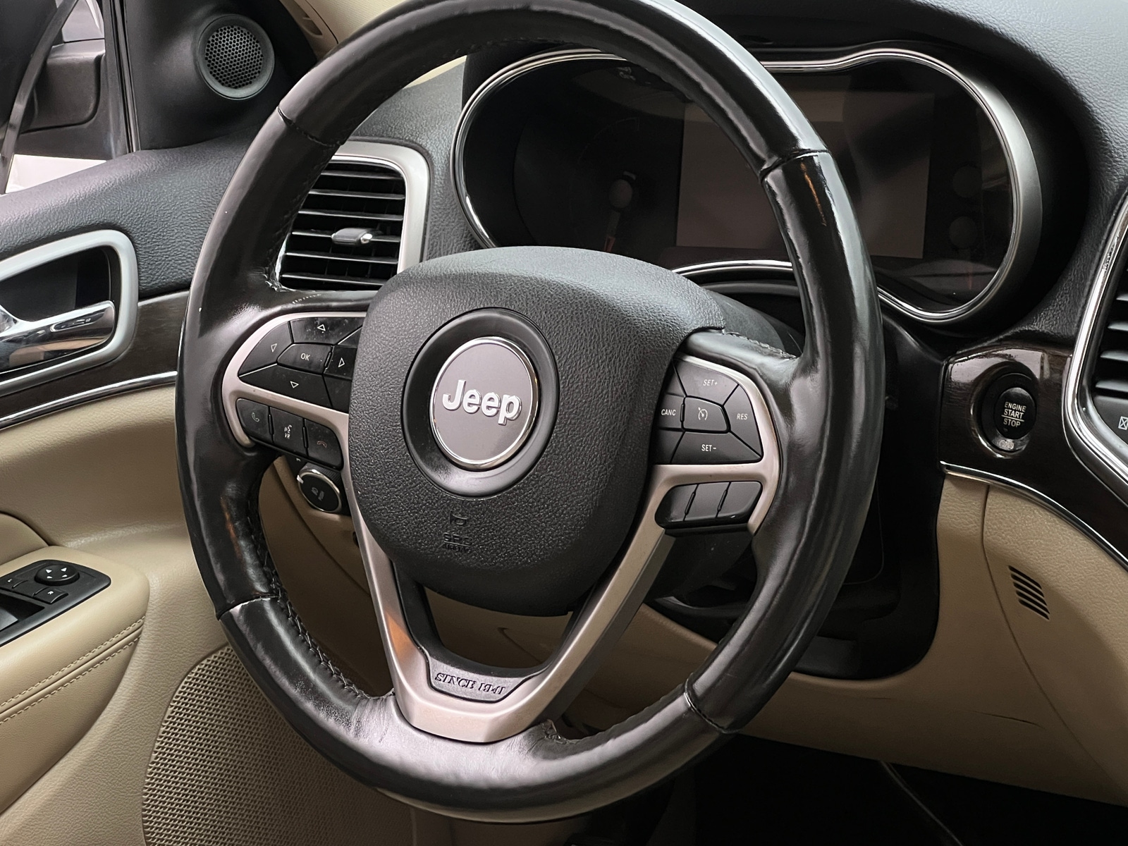 Thumbnail: 2018 Jeep Grand Cherokee - 4