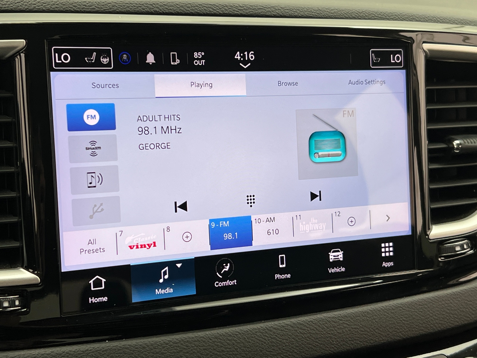 Thumbnail: 2024 Chrysler Pacifica - 3