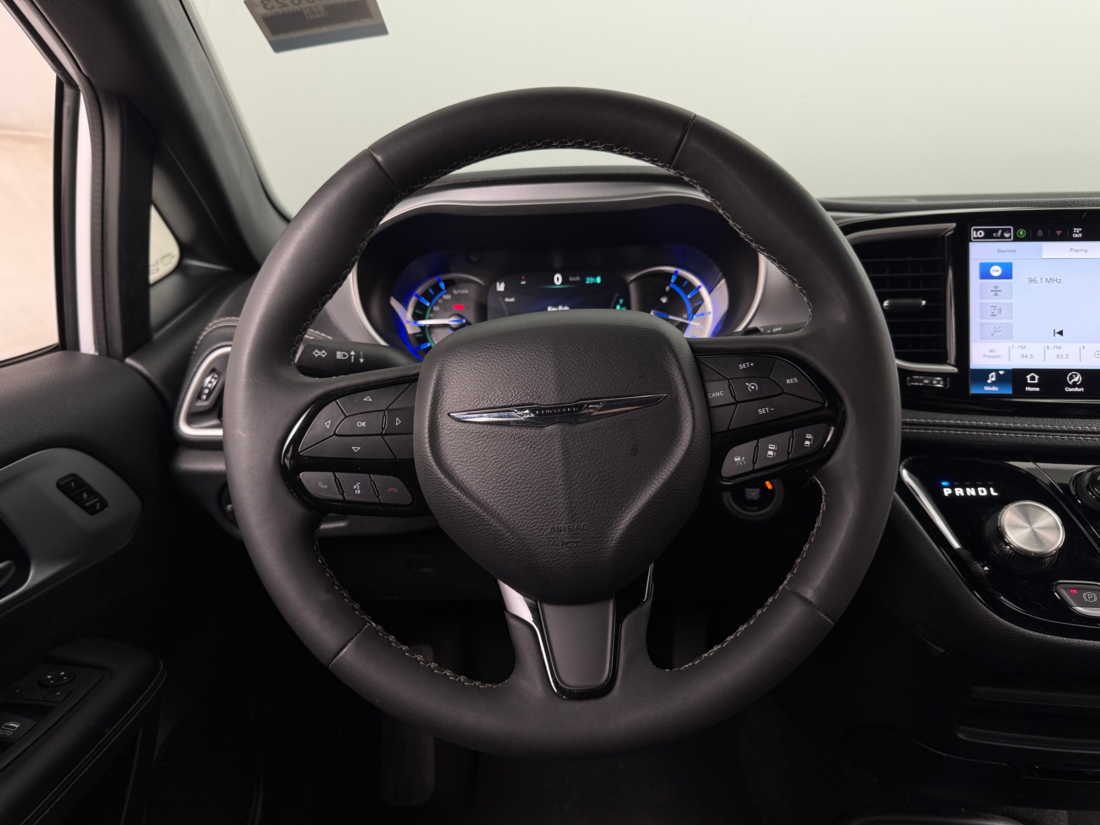 Thumbnail: 2024 Chrysler Pacifica - 4