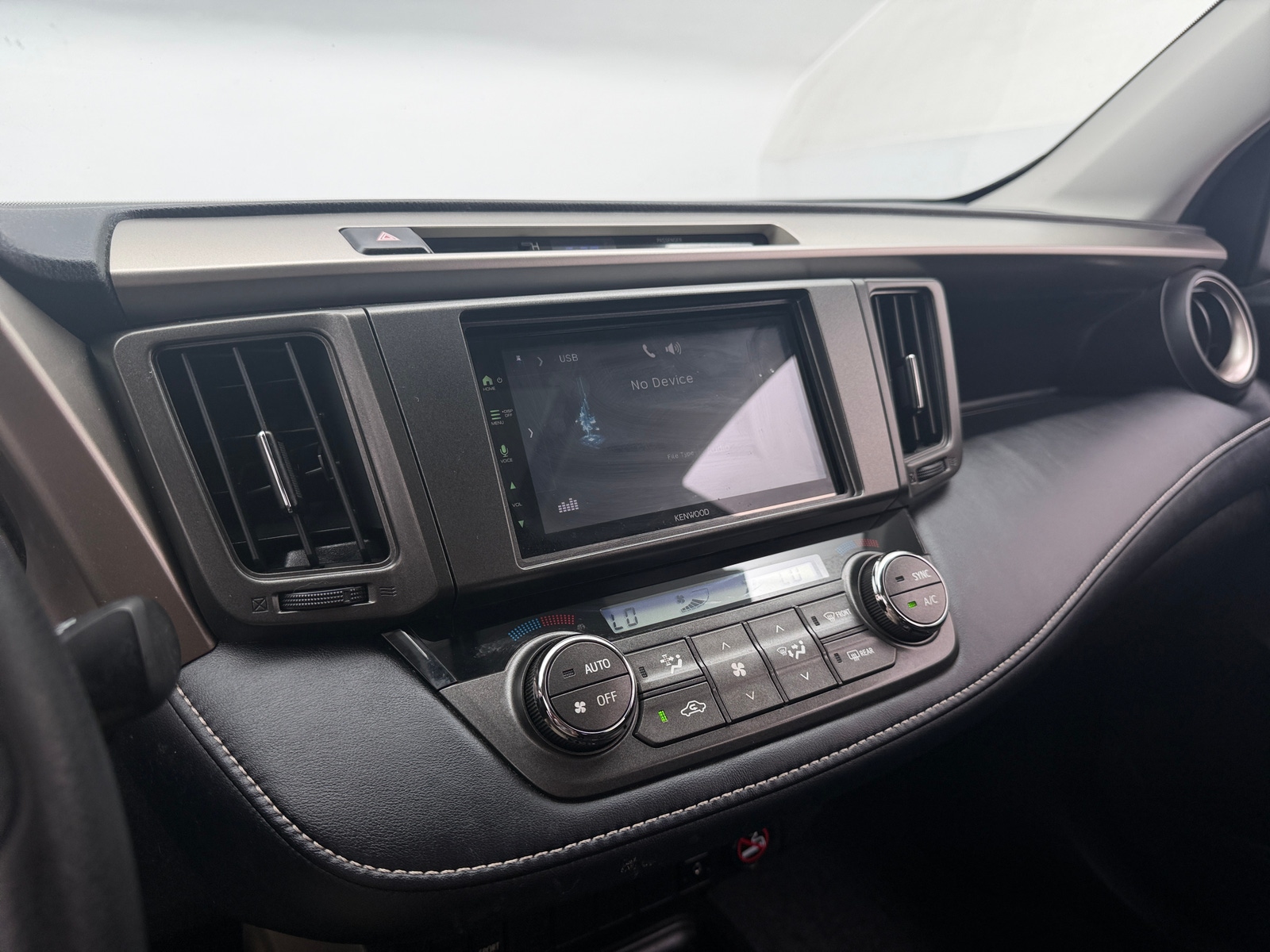 Thumbnail: 2013 Toyota RAV4 - 4