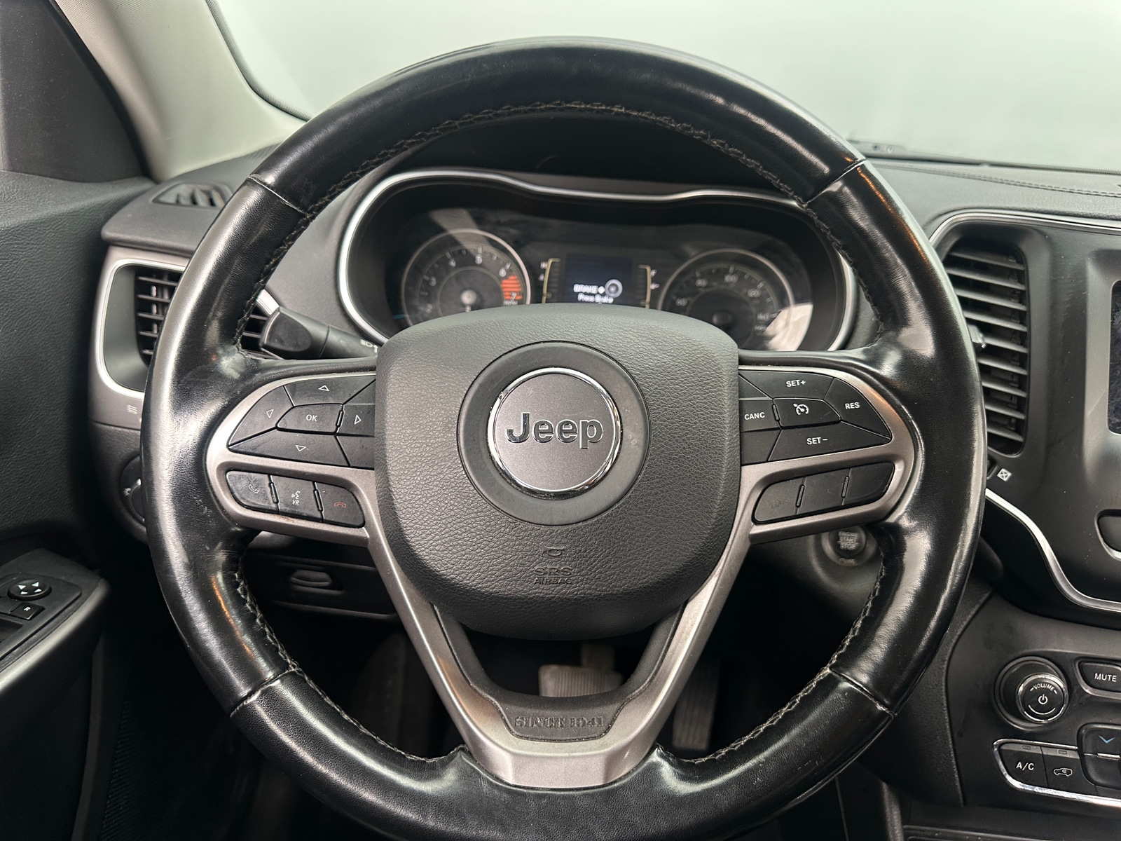 Thumbnail: 2021 Jeep Cherokee - 5