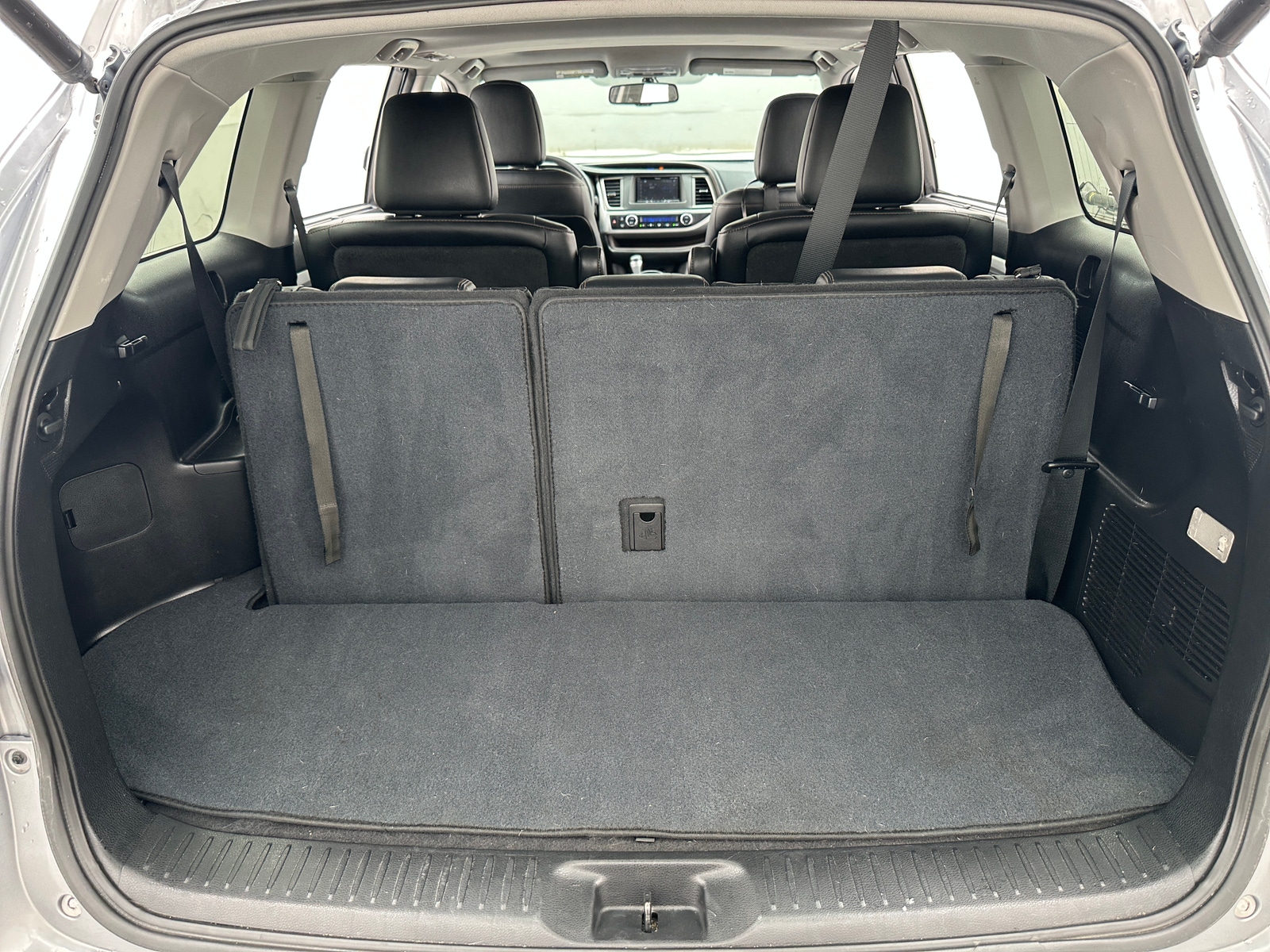 Thumbnail: 2016 Toyota Highlander - 6