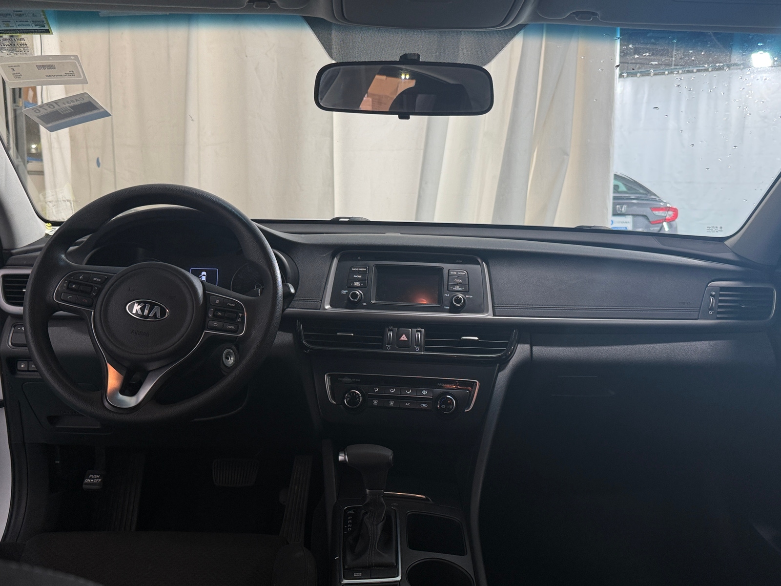 Thumbnail: 2017 Kia Optima - 3