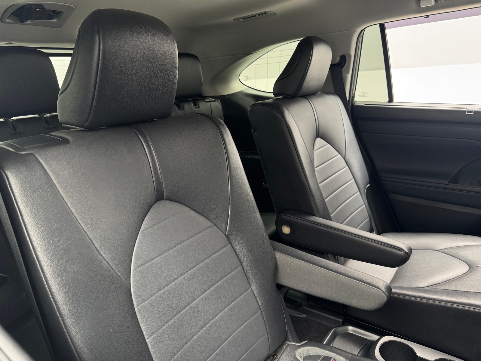 Thumbnail: 2021 Toyota Highlander - 5