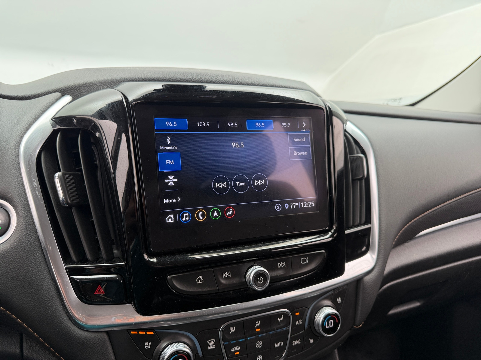 Thumbnail: 2021 Chevrolet Traverse - 3