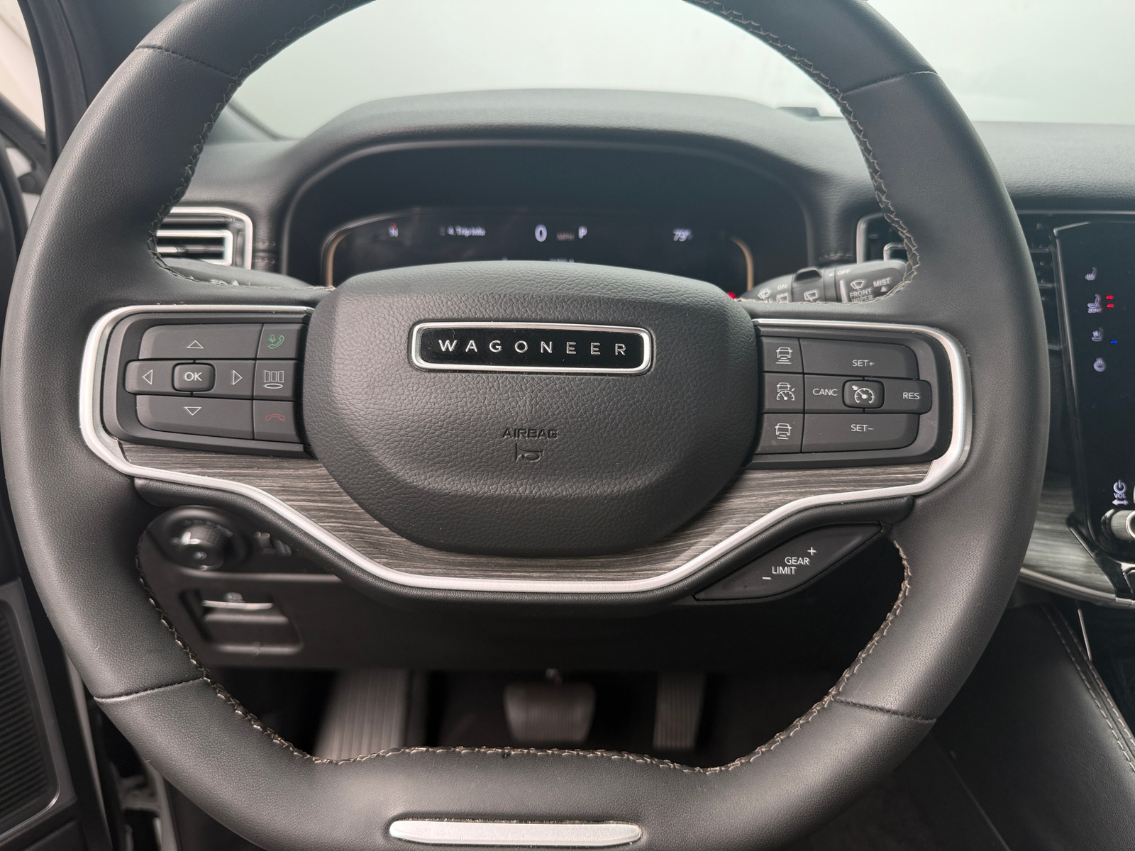 Thumbnail: 2024 Jeep Wagoneer - 4