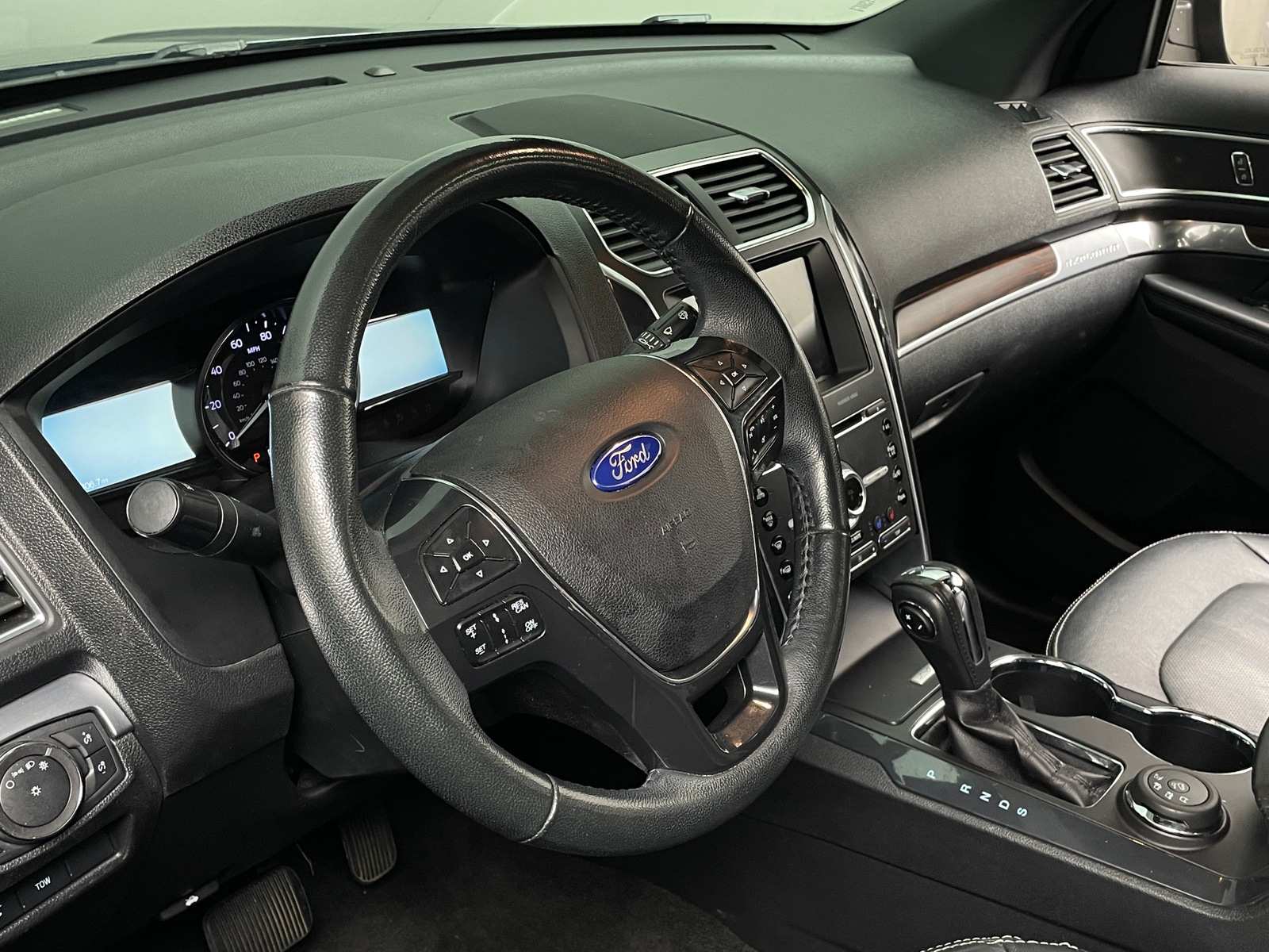 Thumbnail: 2018 Ford Explorer - 4