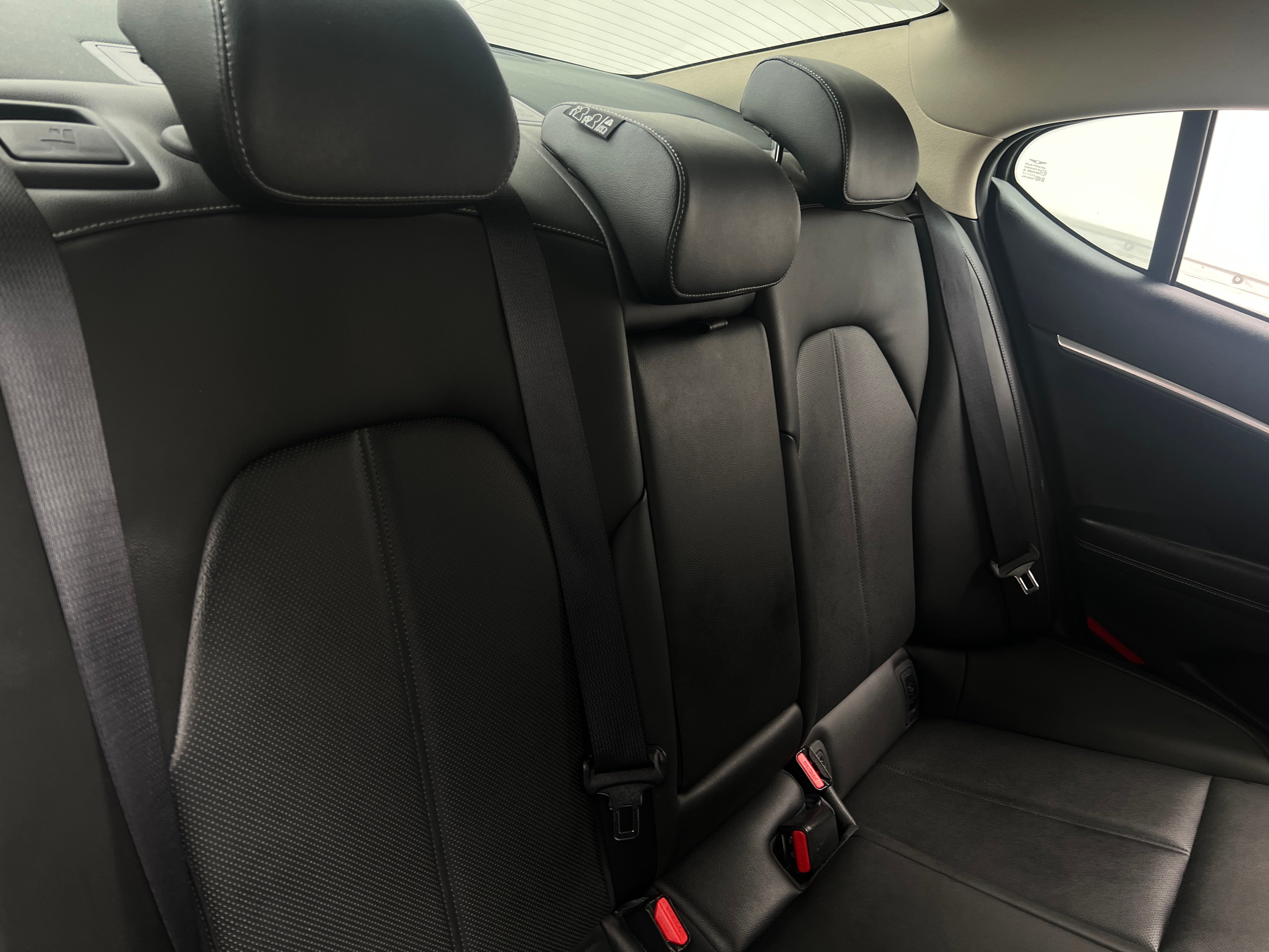 2026 GENESIS G70 Standard - Photo 4