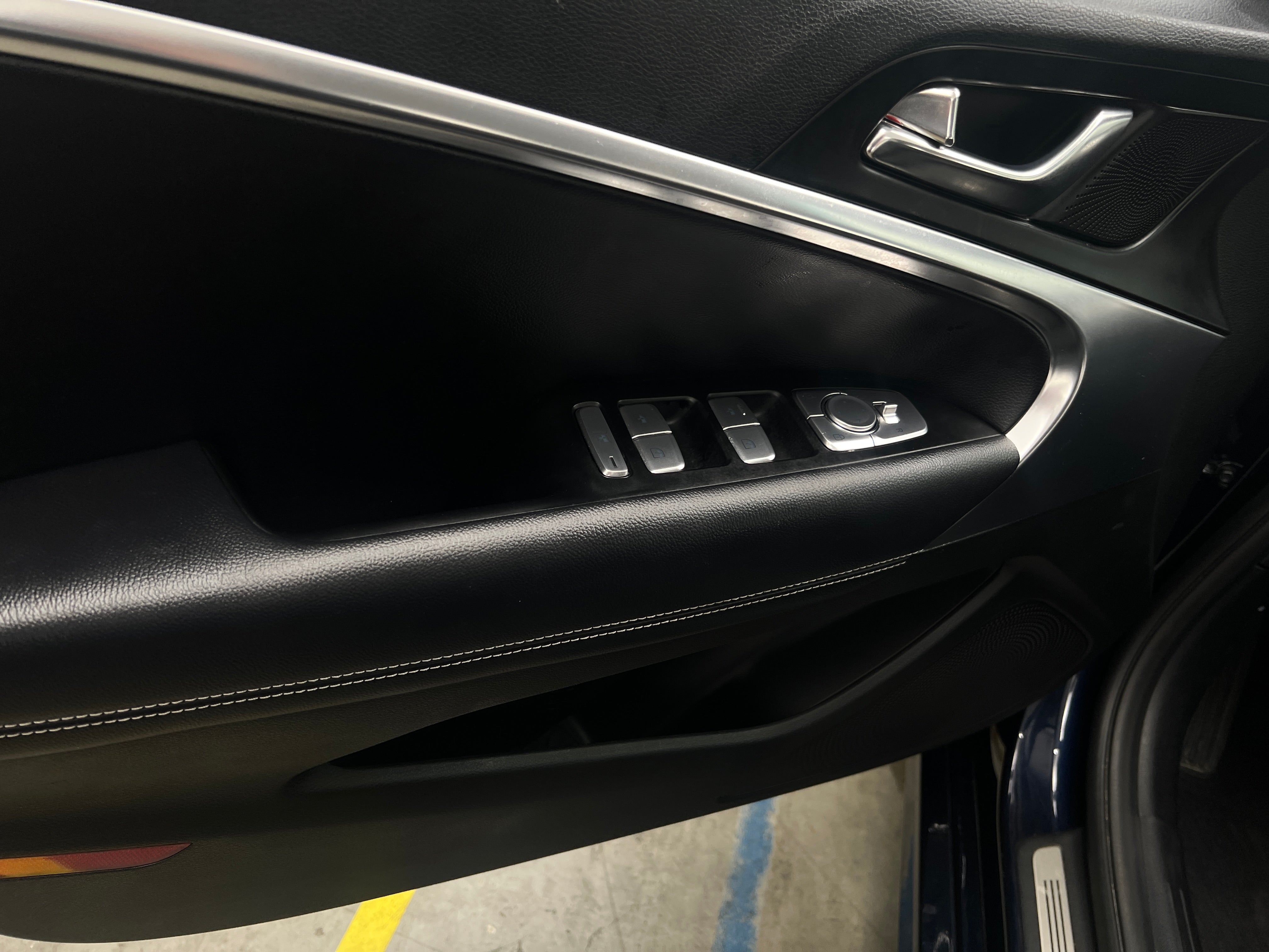 2026 GENESIS G70 Standard - Photo 10