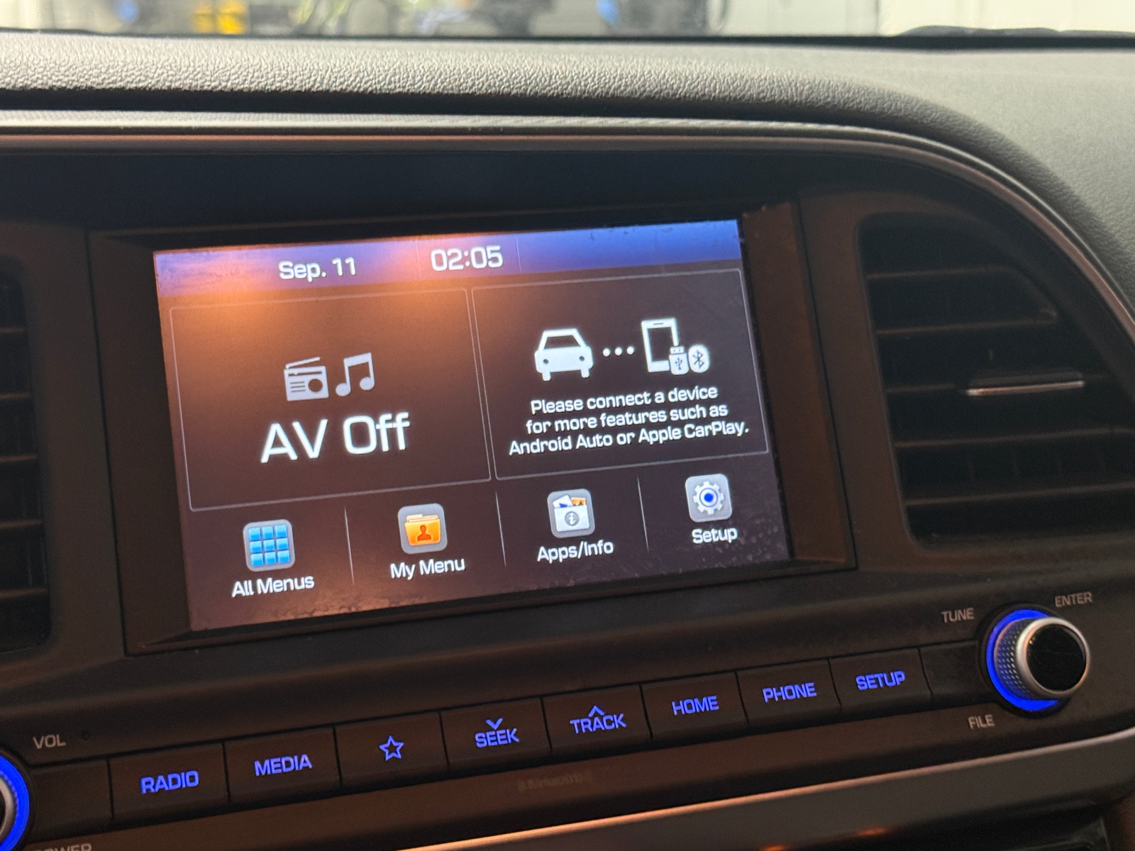 Thumbnail: 2019 Hyundai Elantra - 4
