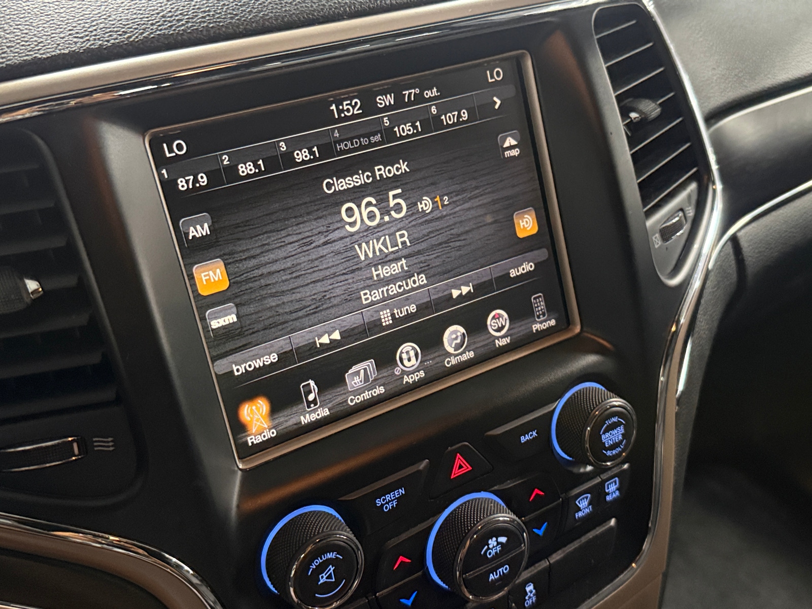 Thumbnail: 2015 Jeep Grand Cherokee - 3