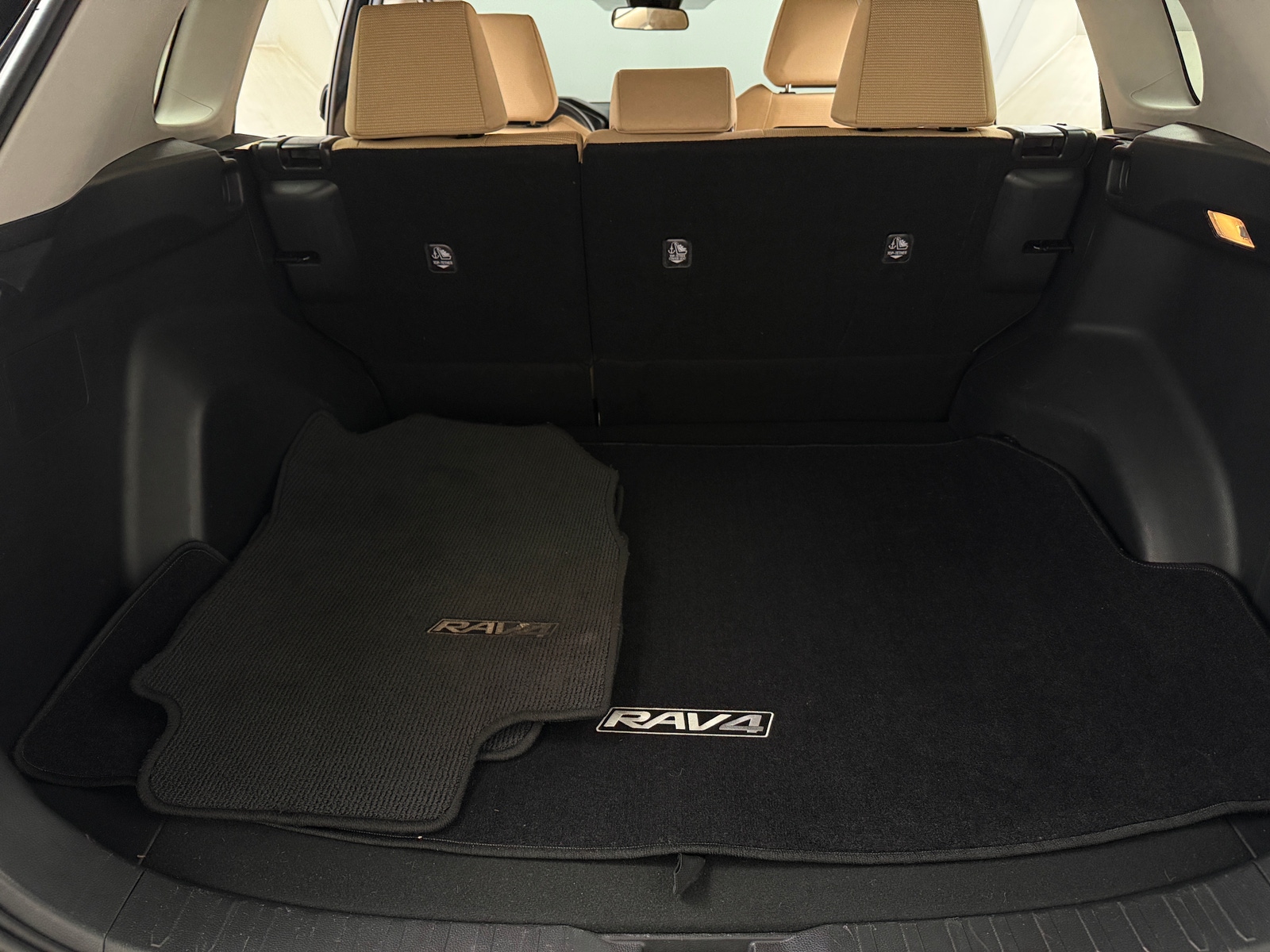 Thumbnail: 2021 Toyota RAV4 - 7