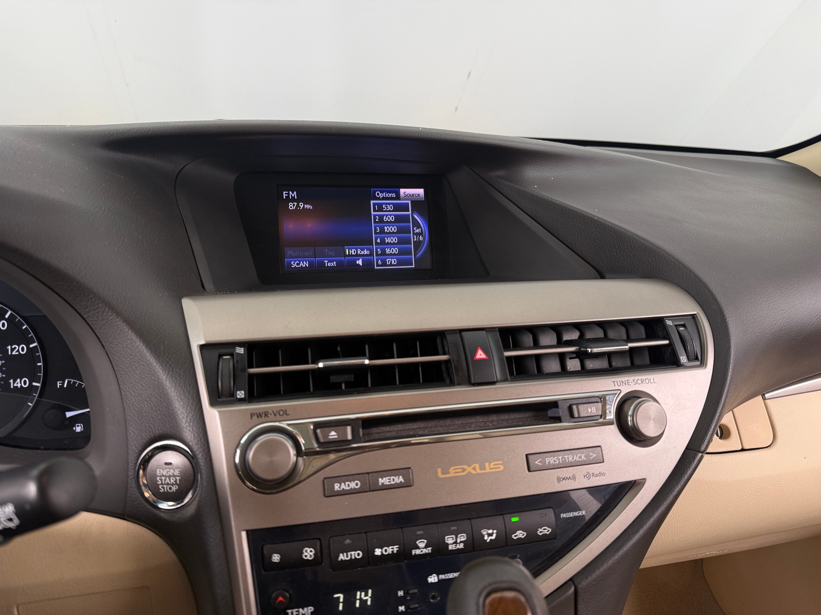 Thumbnail: 2014 Lexus RX - 4