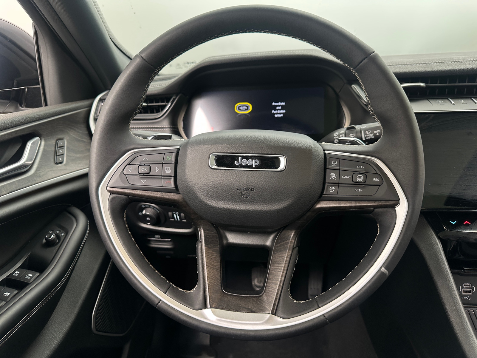 Thumbnail: 2026 Jeep Grand Cherokee - 4