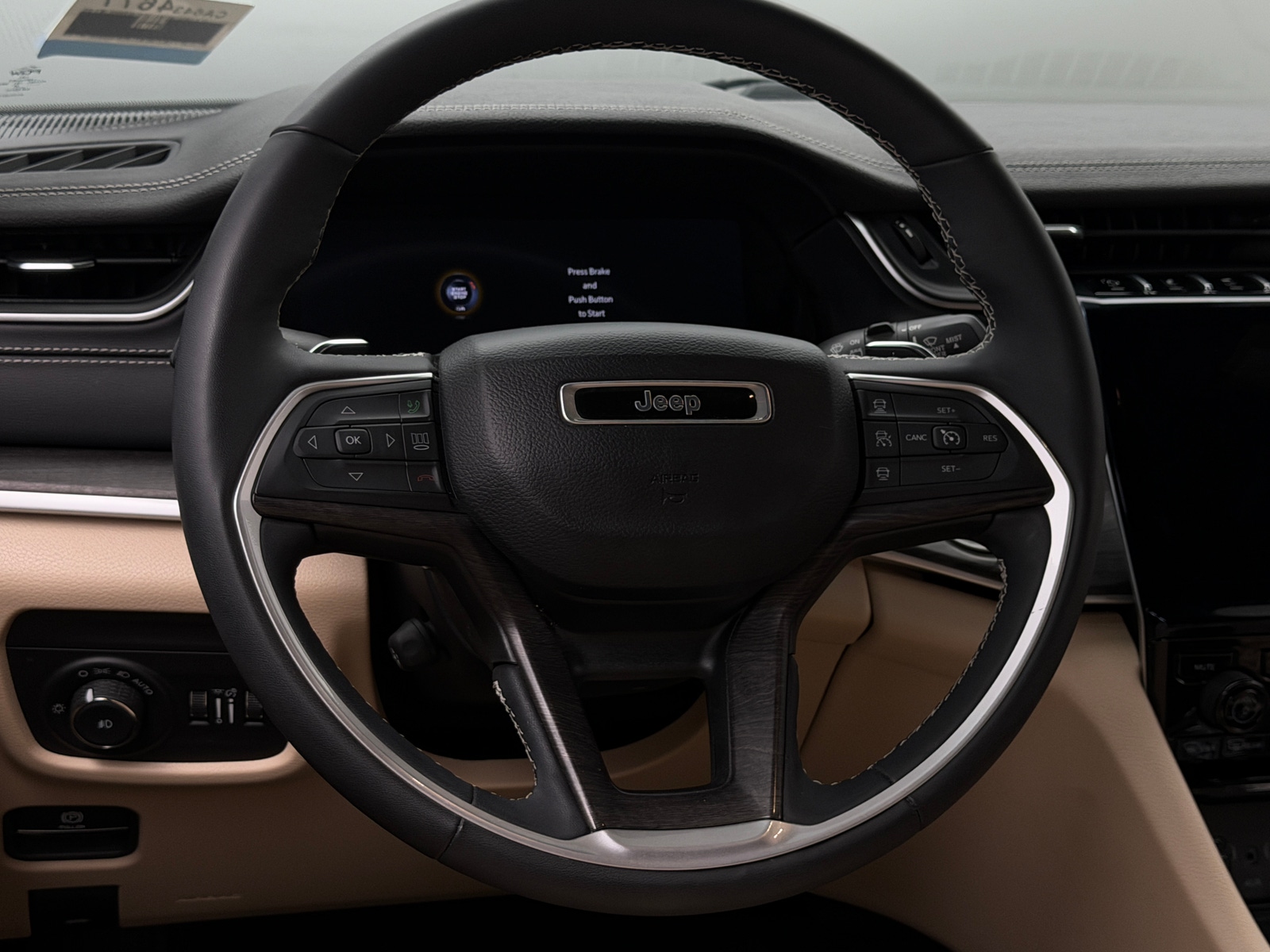 Thumbnail: 2023 Jeep Grand Cherokee L - 4