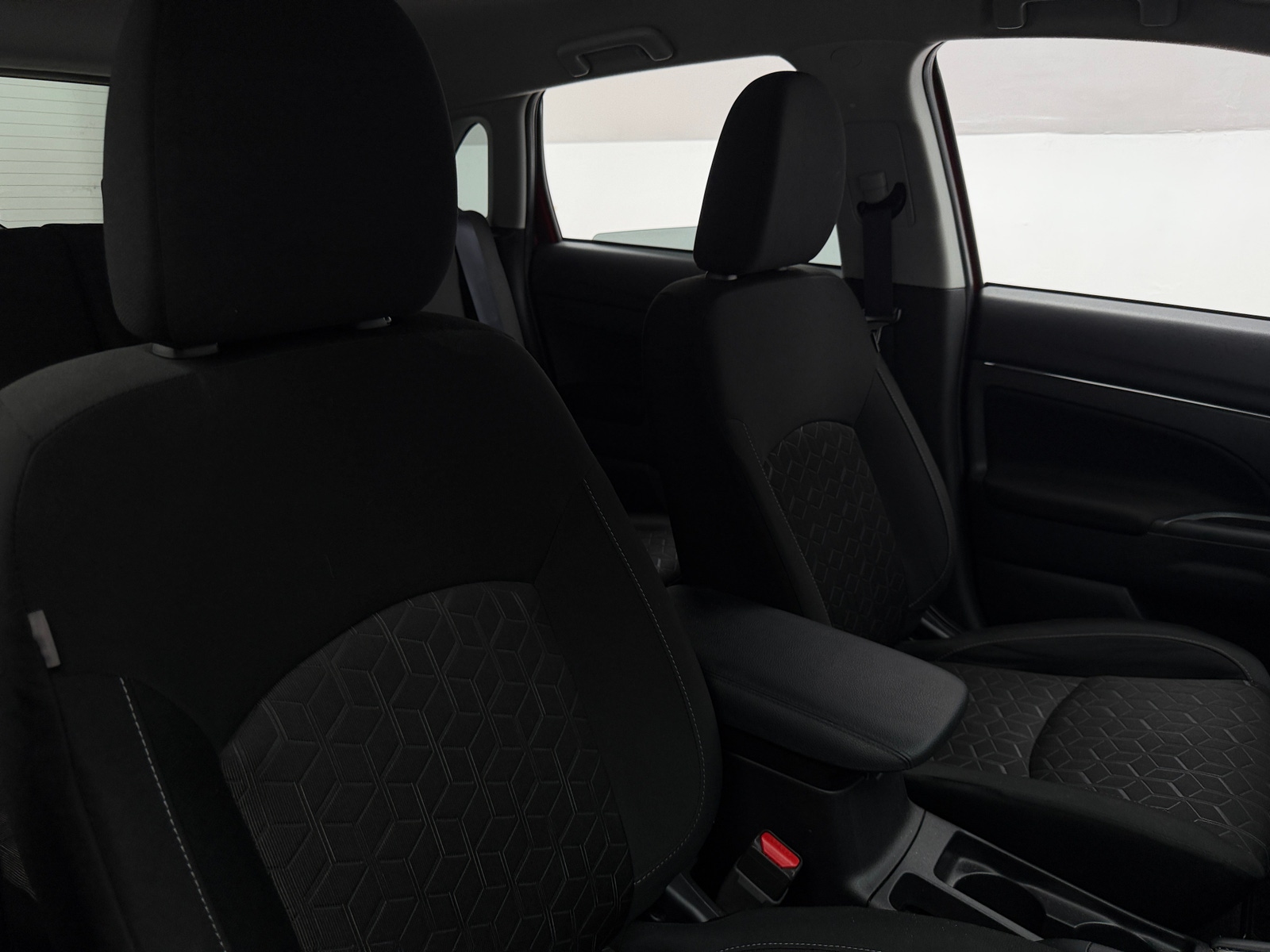 Thumbnail: 2025 Mitsubishi Outlander Sport - 2