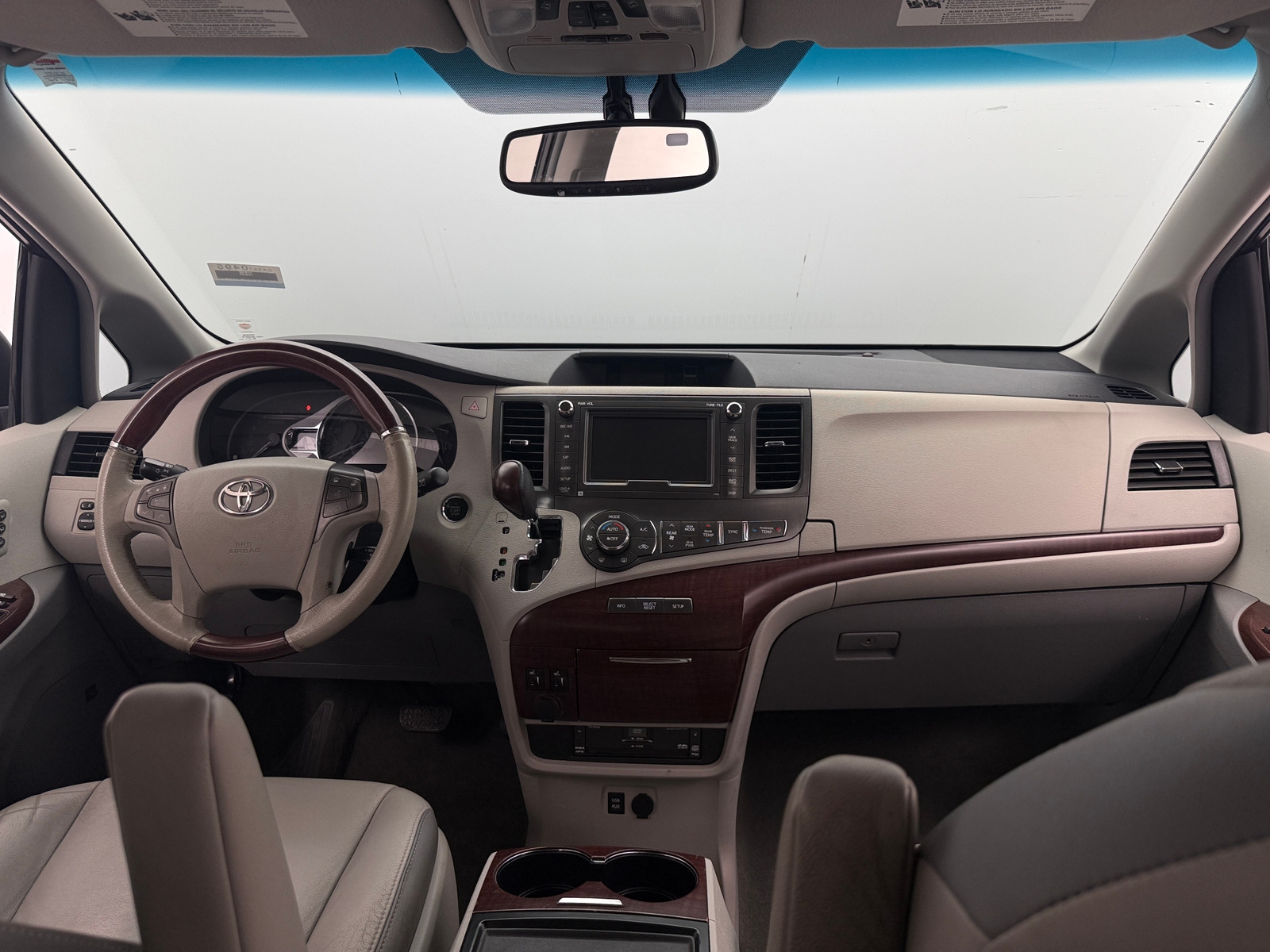 Thumbnail: 2012 Toyota Sienna - 3