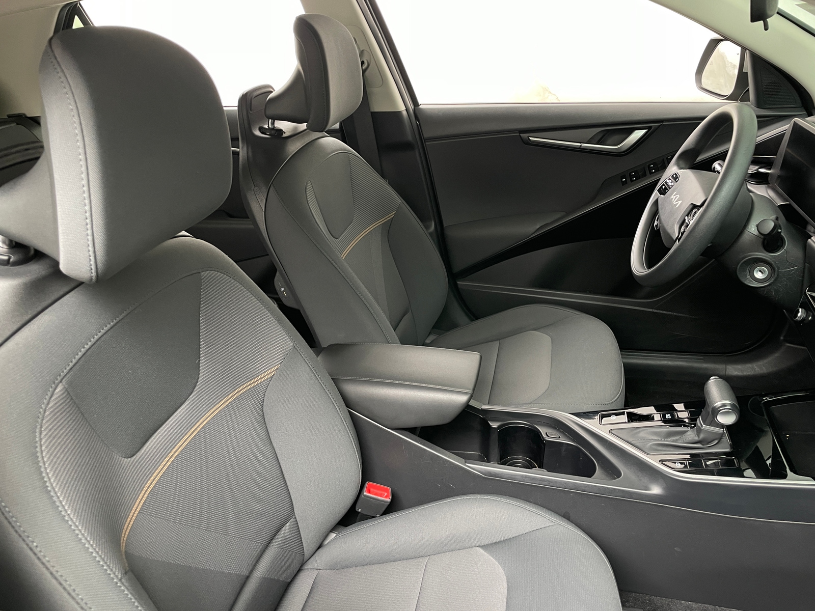 Thumbnail: 2023 Kia Niro - 2