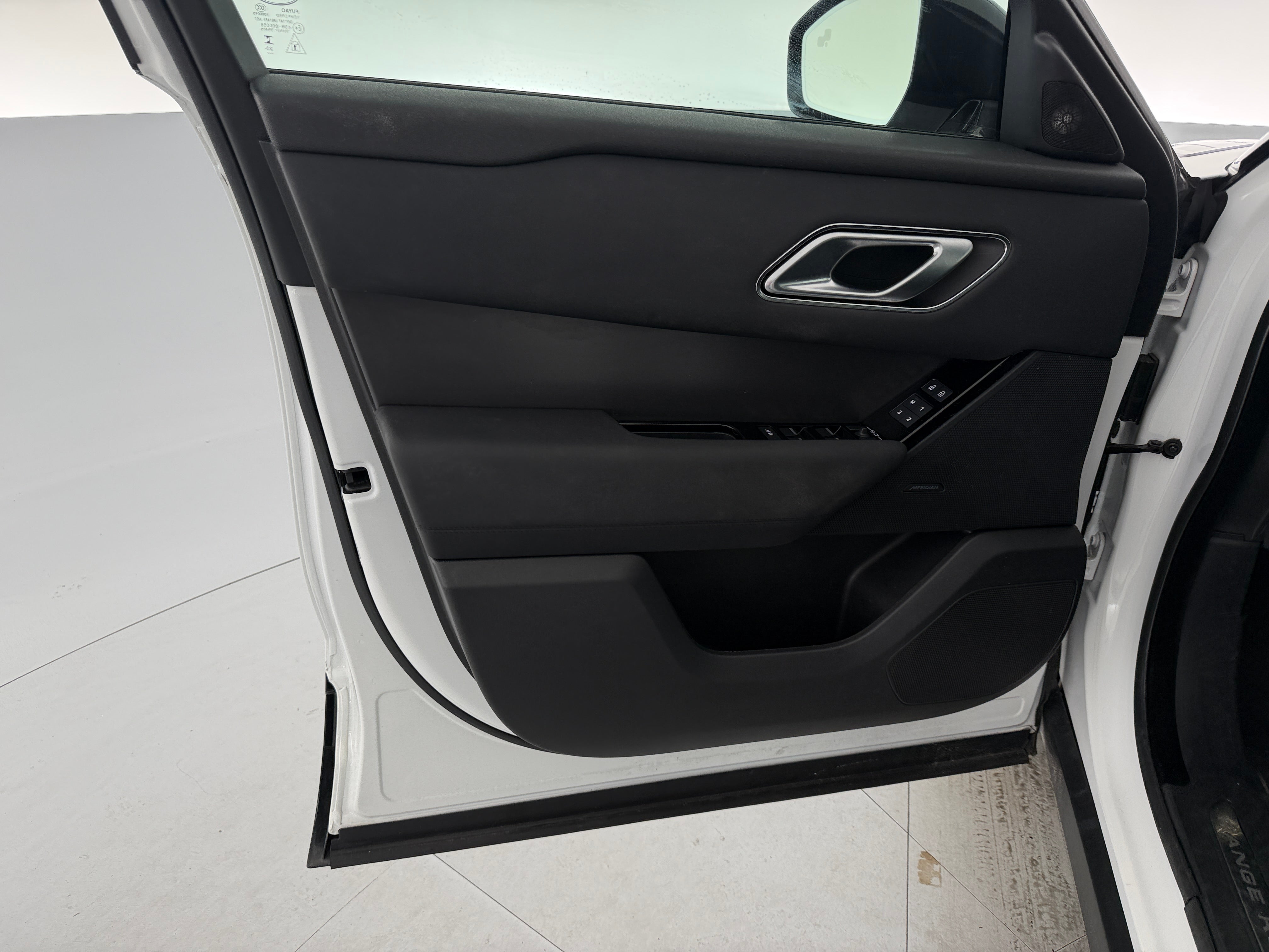 2025 Land Rover Range Rover Velar
