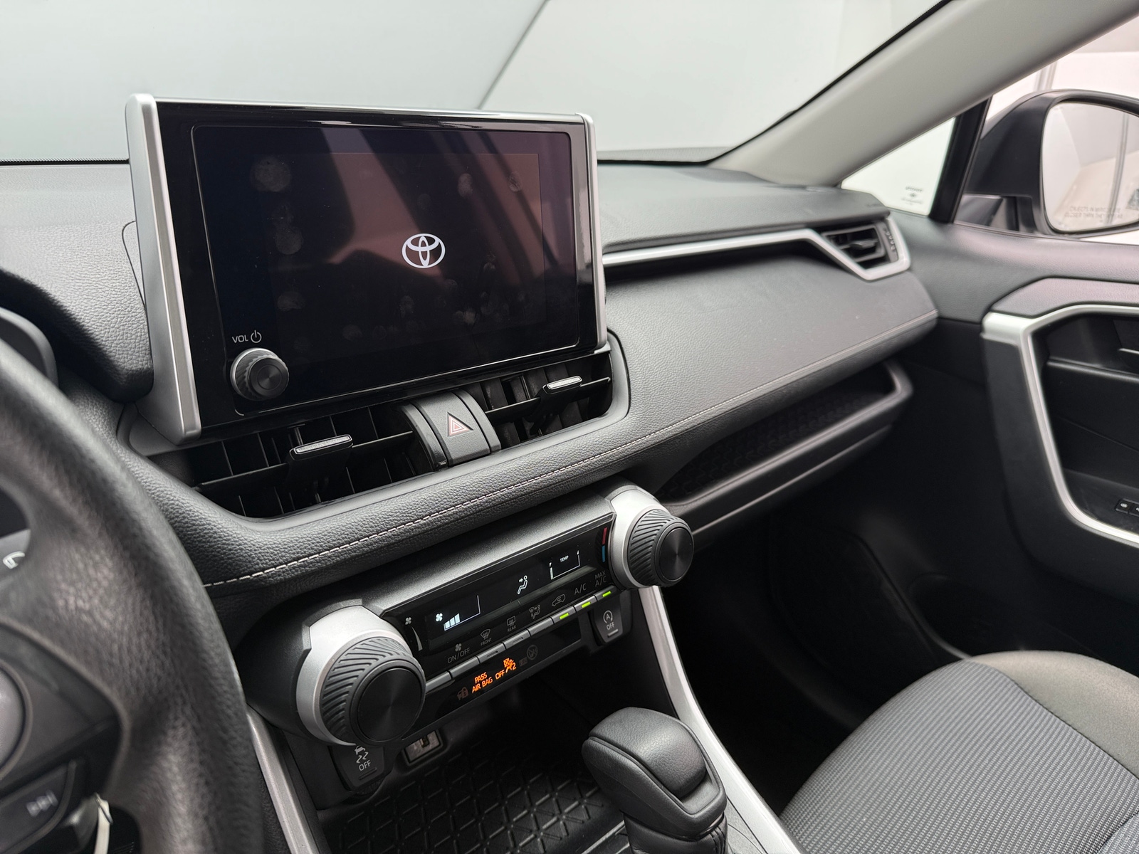 Thumbnail: 2024 Toyota RAV4 - 4