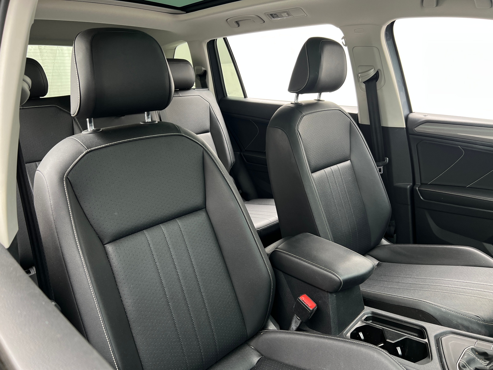 Thumbnail: 2022 Volkswagen Tiguan - 2