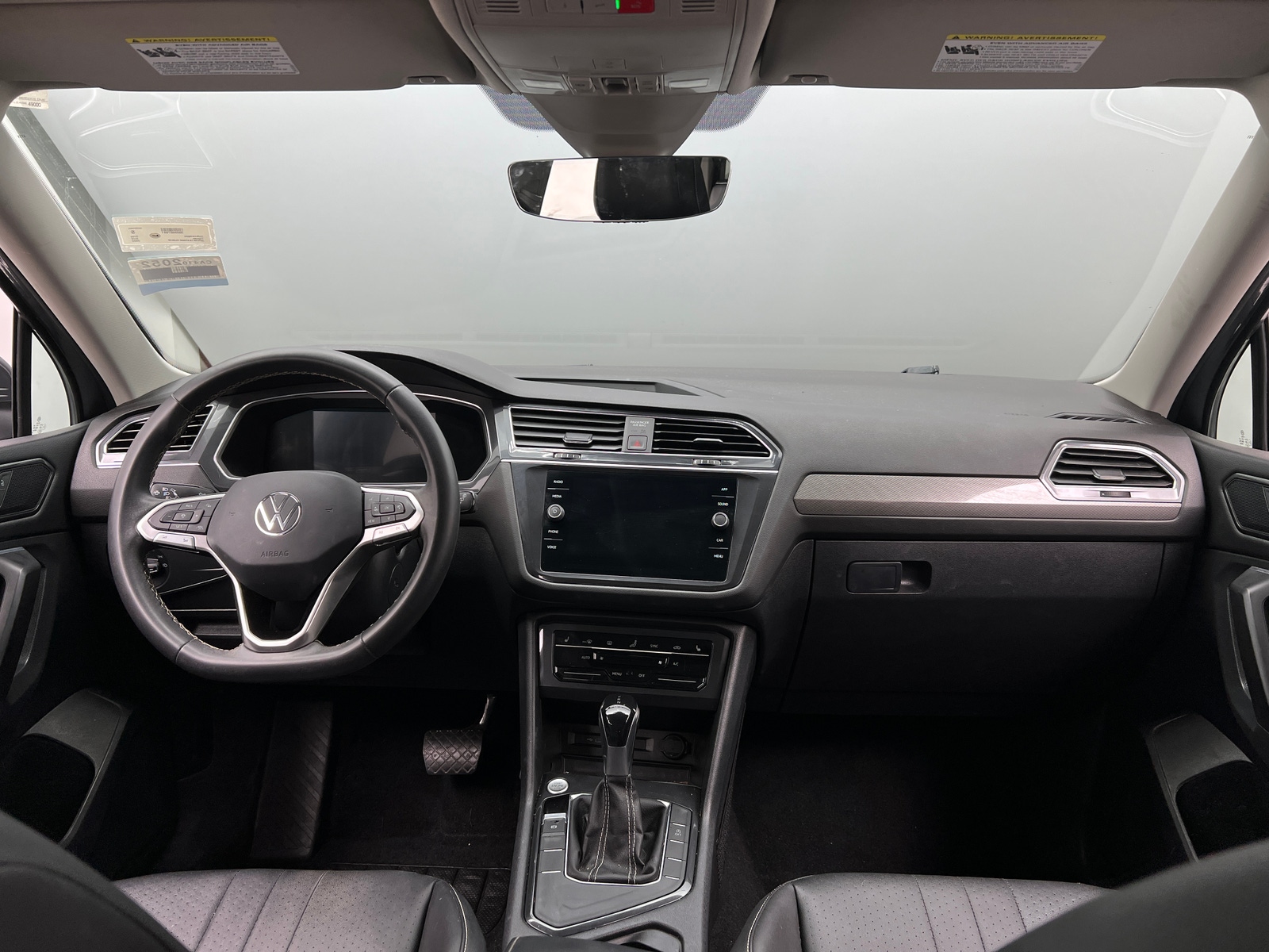 Thumbnail: 2022 Volkswagen Tiguan - 3