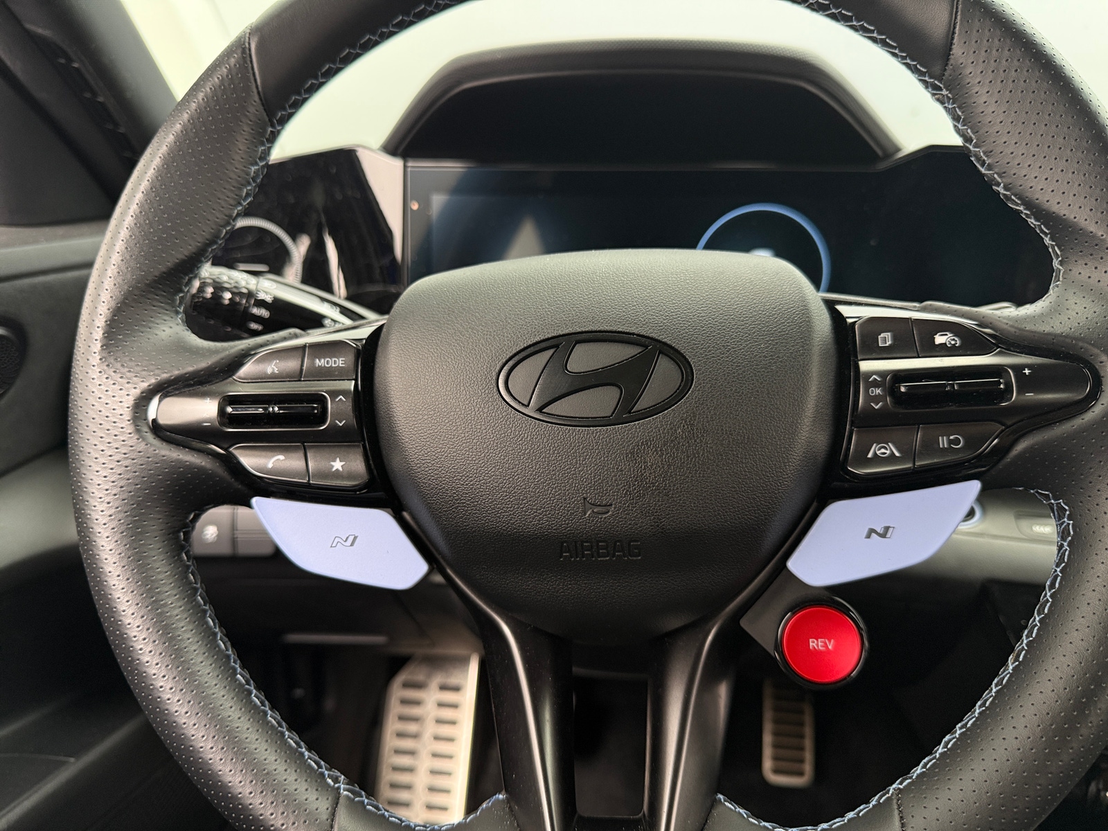 Thumbnail: 2024 Hyundai Elantra - 4