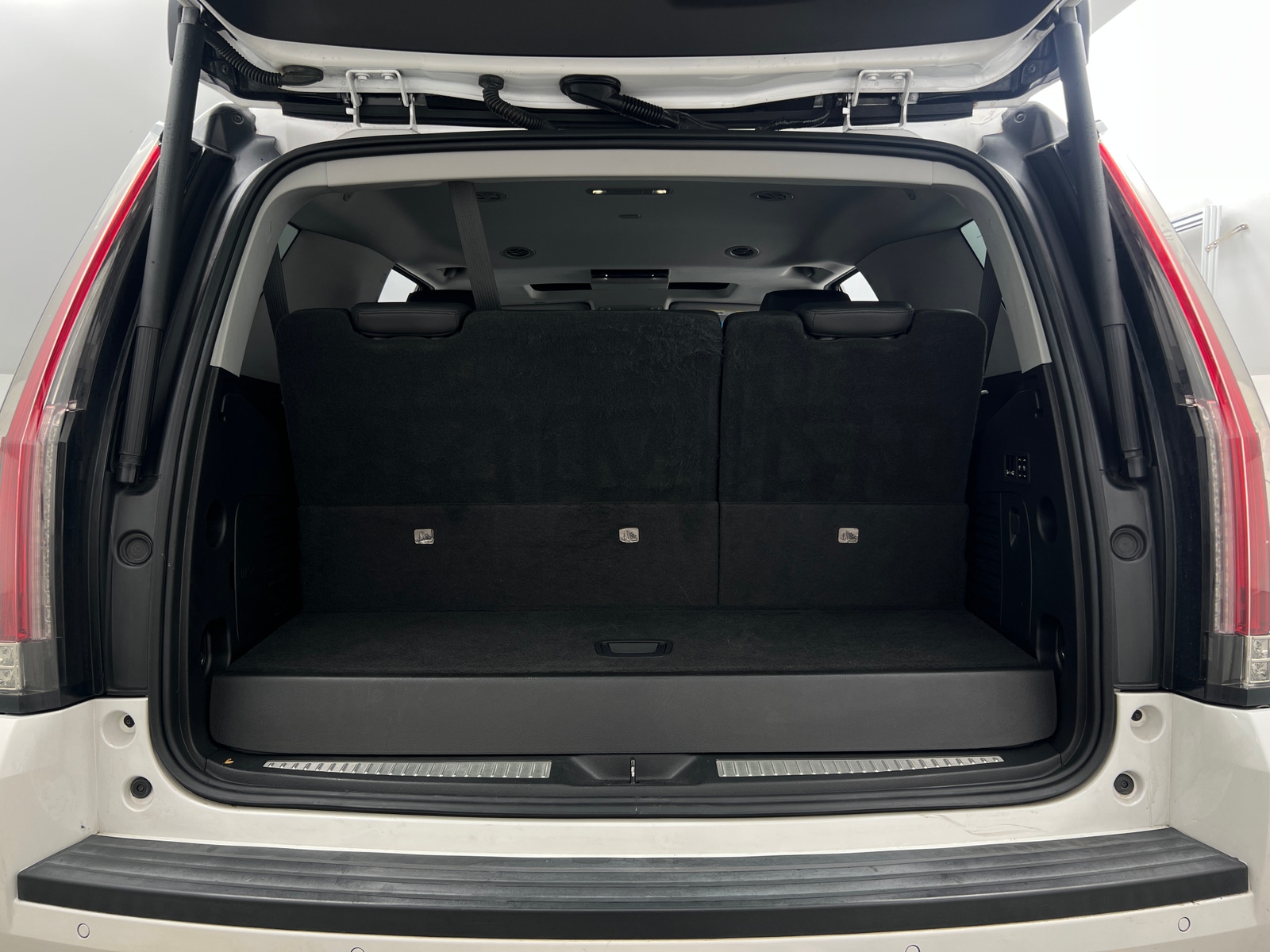 Thumbnail: 2019 Cadillac Escalade - 6