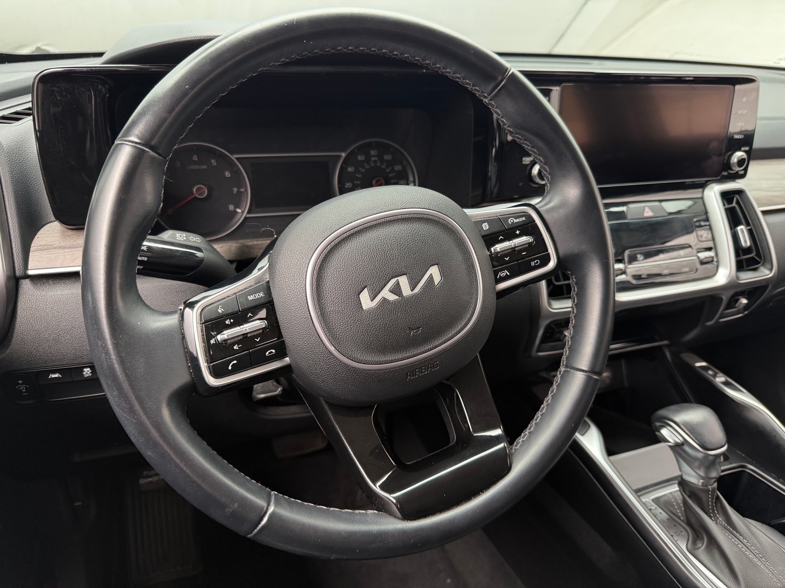 Thumbnail: 2022 Kia Sorento - 4