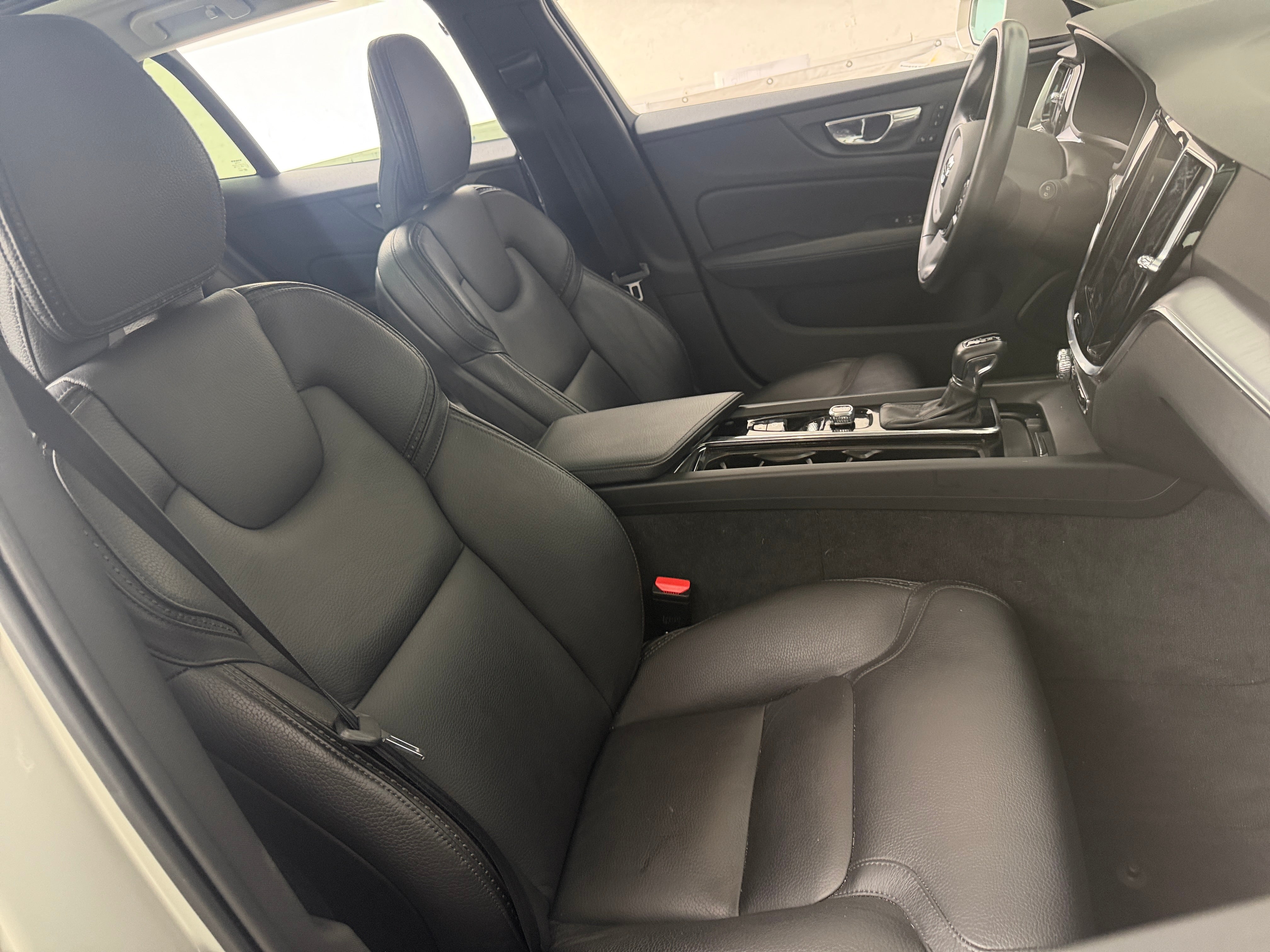 2020 Volvo V60 Cross Country