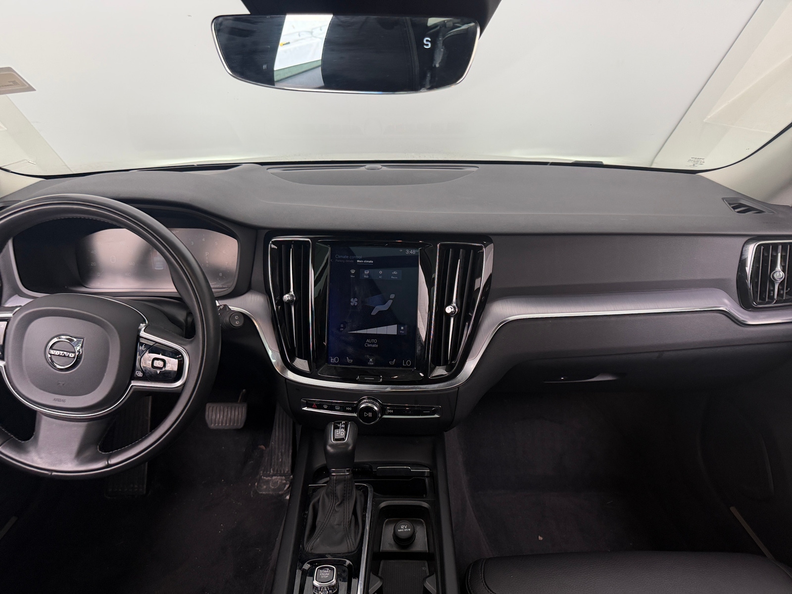 Thumbnail: 2020 Volvo V60 - 2