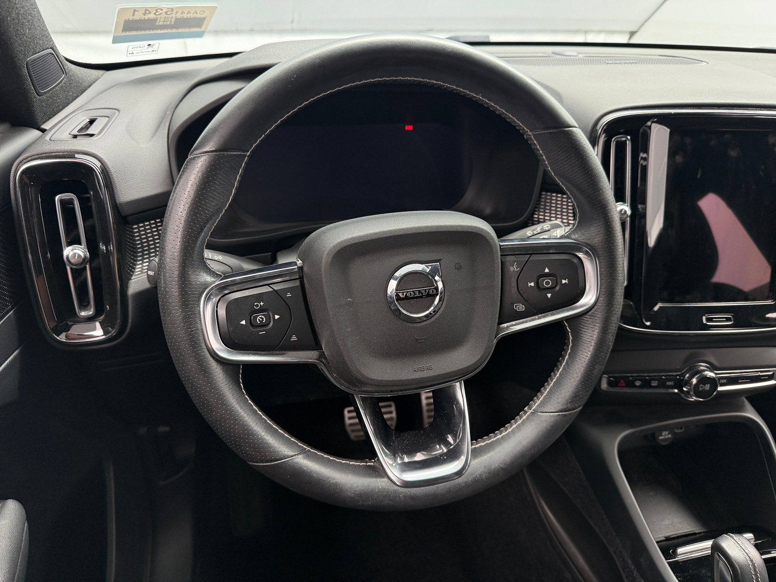 Thumbnail: 2021 Volvo XC40 - 4