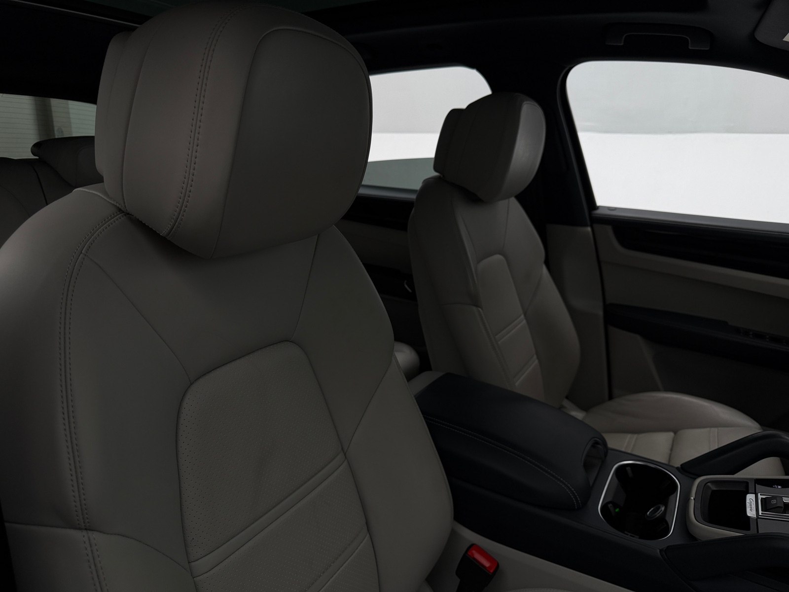 Thumbnail: 2023 Porsche Cayenne - 2