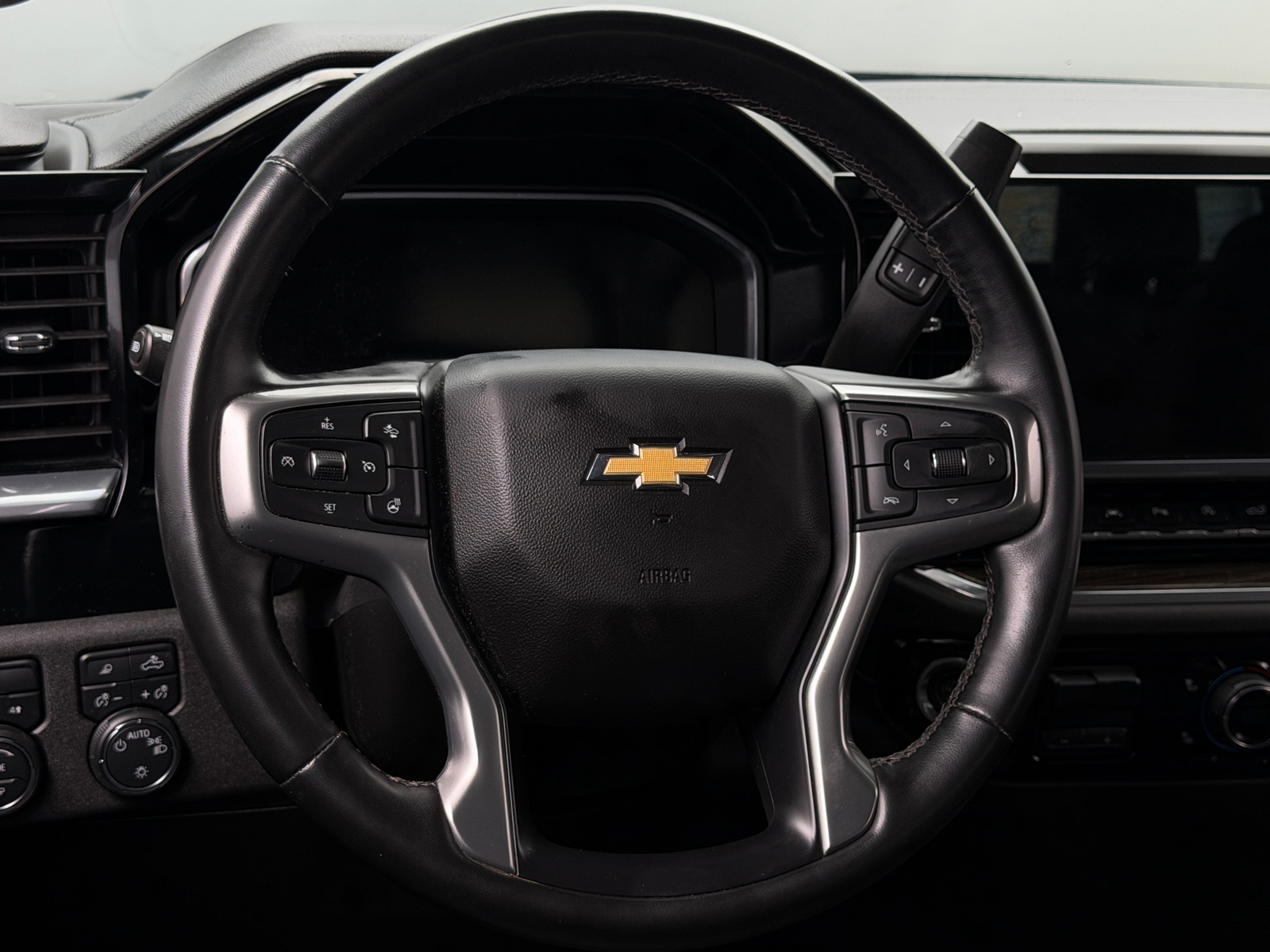 Thumbnail: 2023 Chevrolet Silverado 1500 - 5
