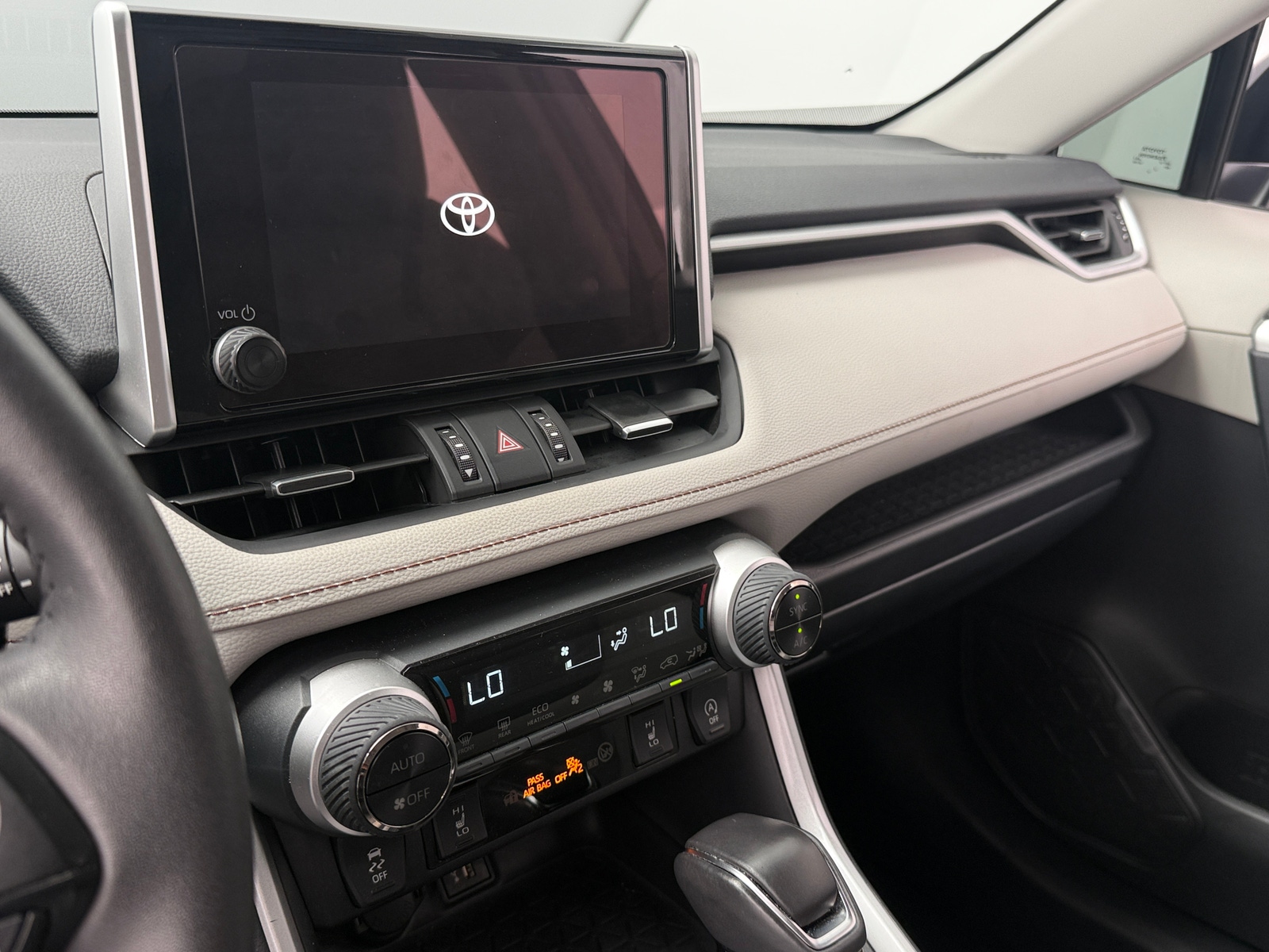 Thumbnail: 2025 Toyota RAV4 - 4