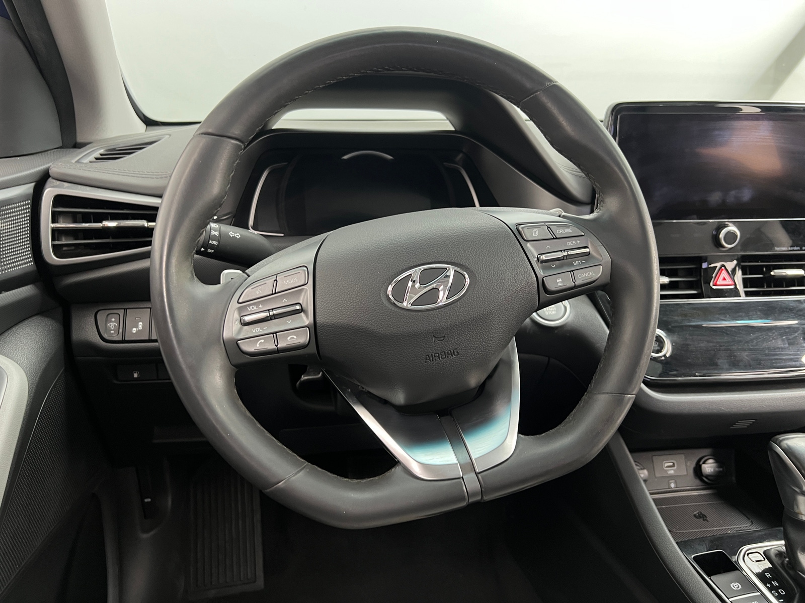 Thumbnail: 2022 Hyundai Ioniq - 4